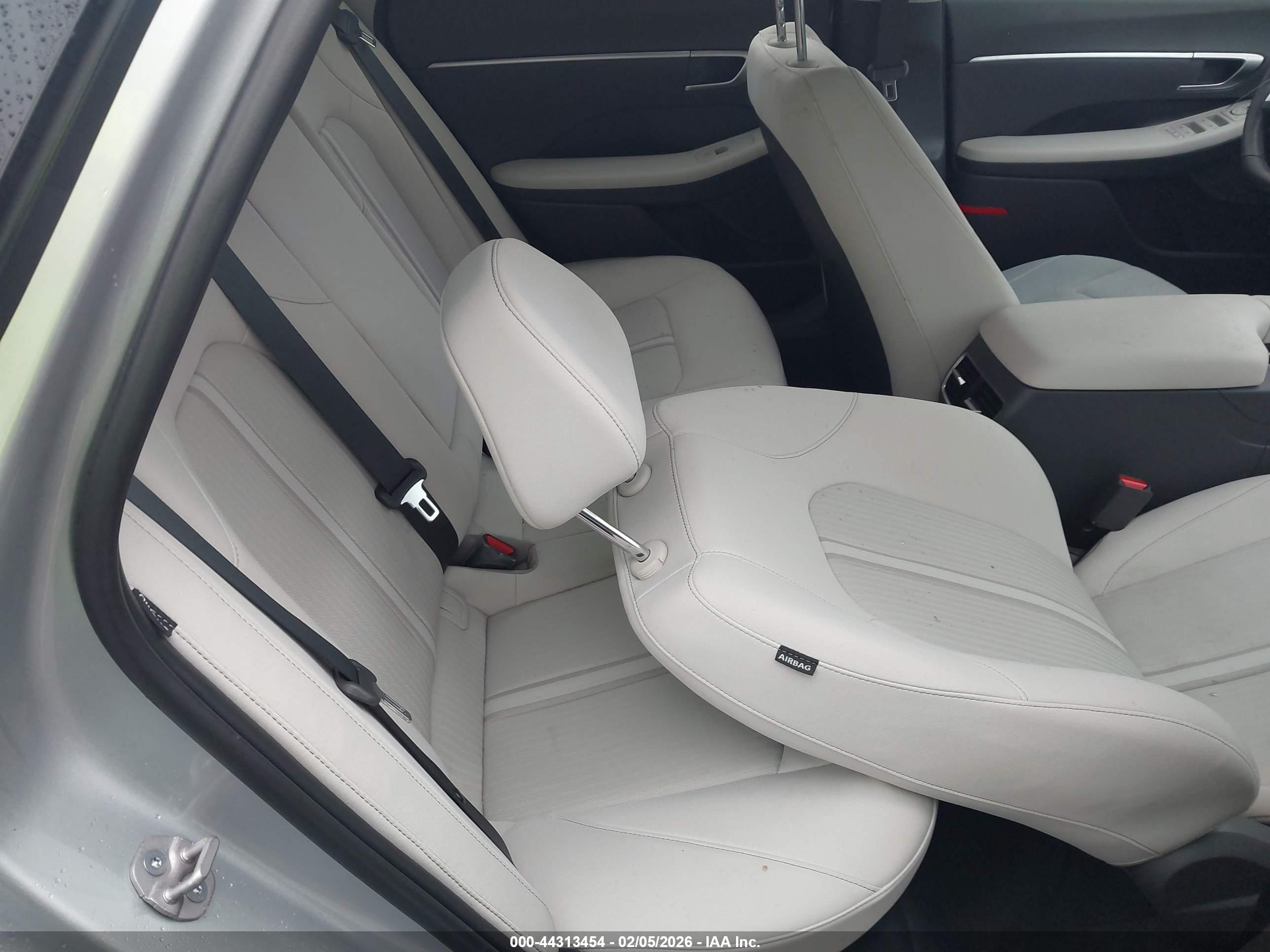 HYUNDAI SONATA image 8