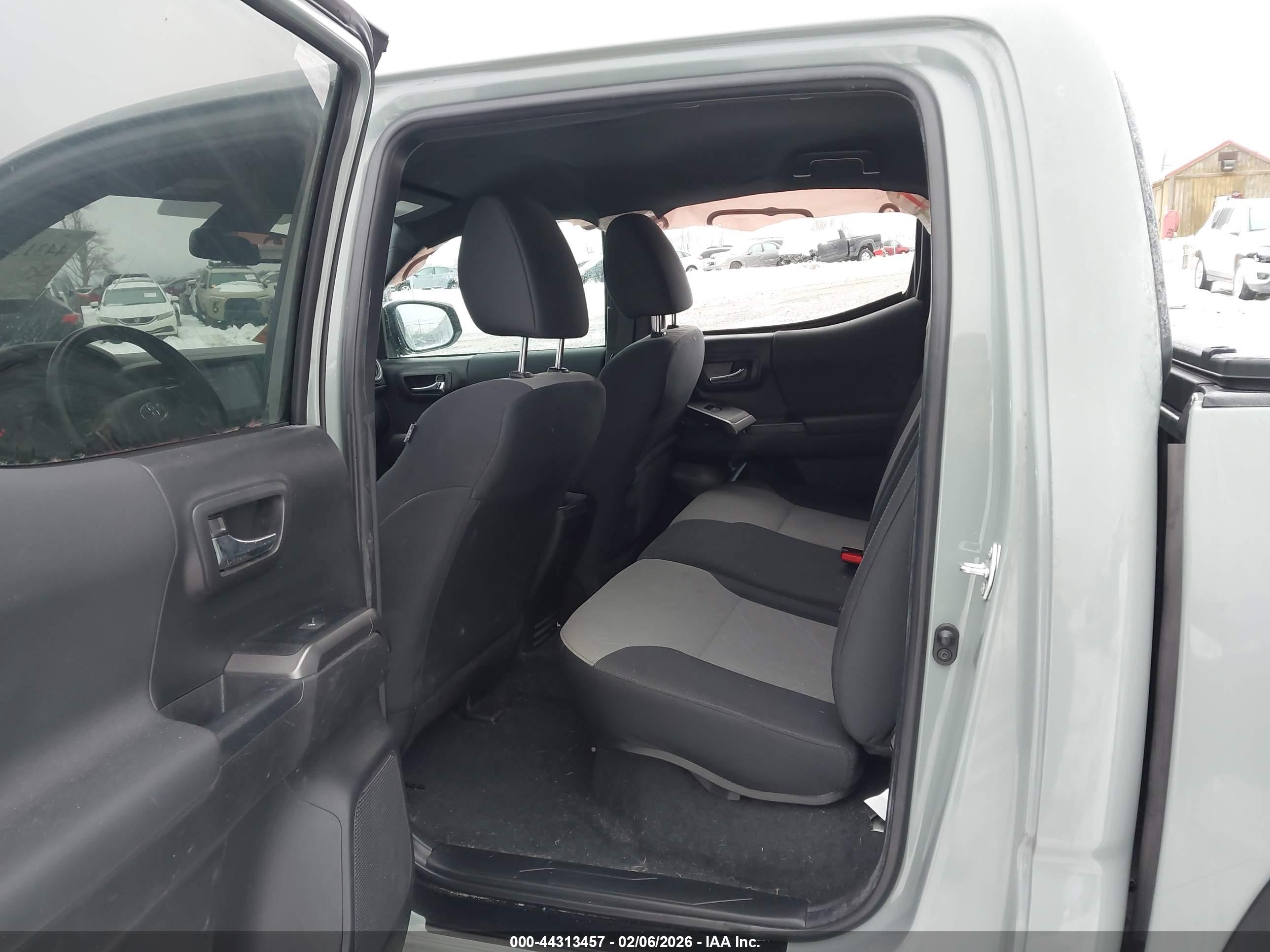 TOYOTA TACOMA image 8