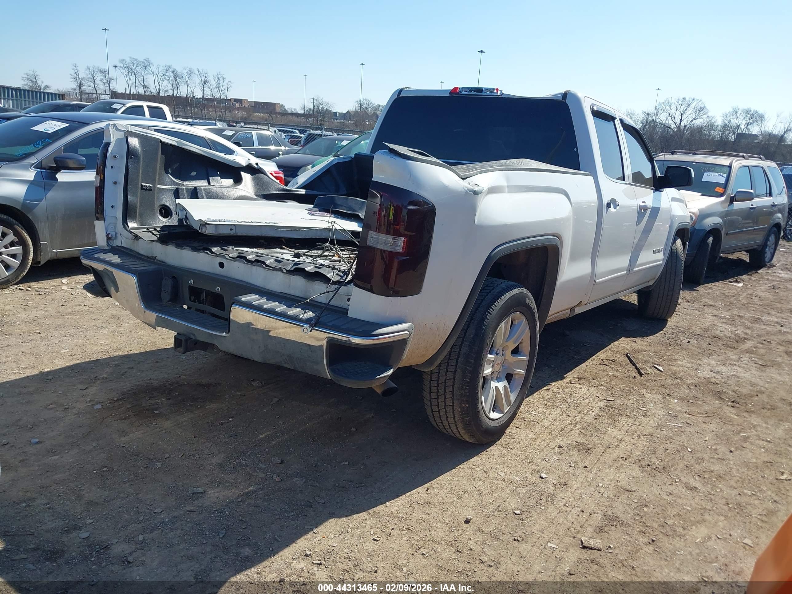 GMC SIERRA image 4