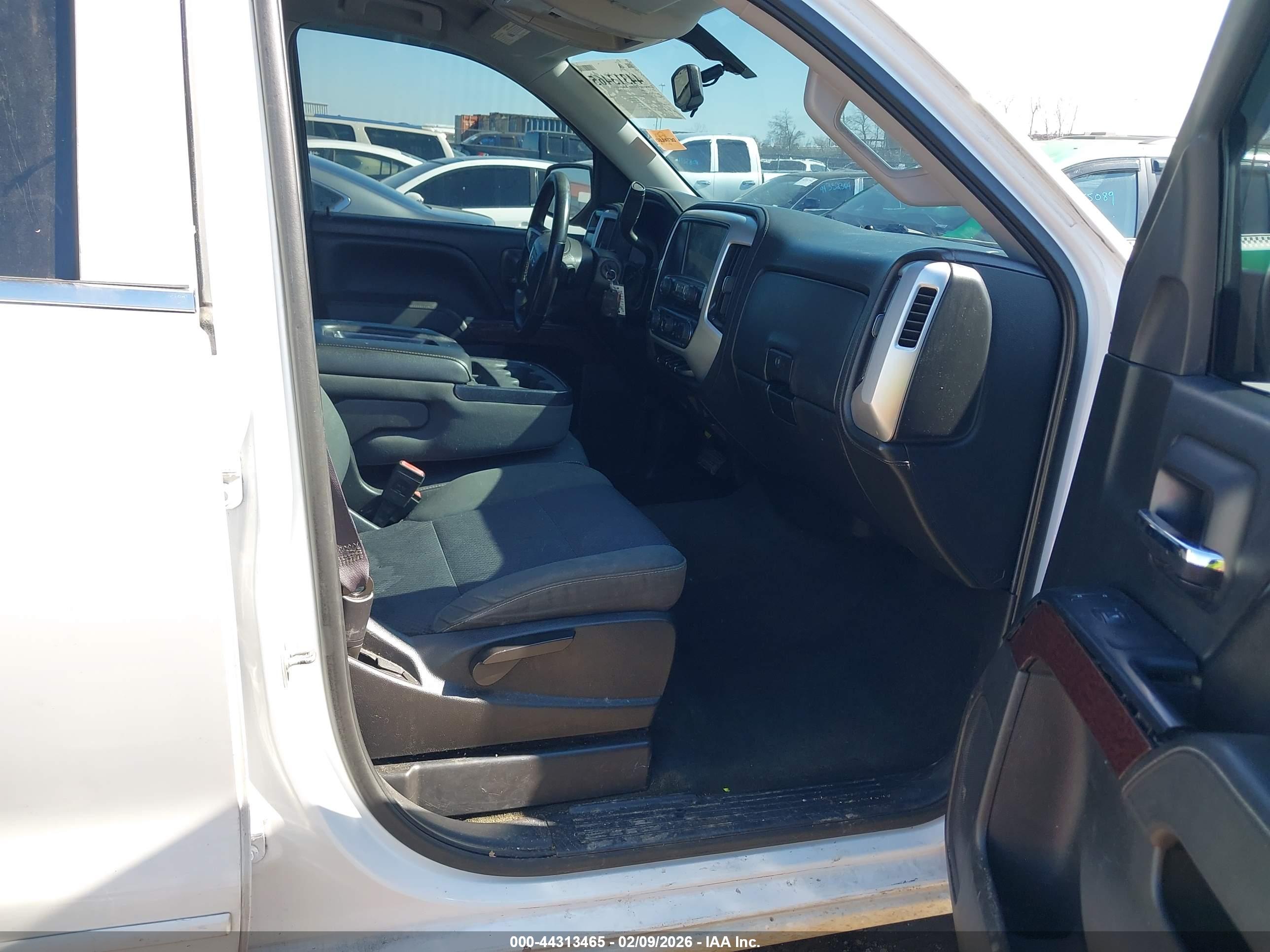 GMC SIERRA image 5