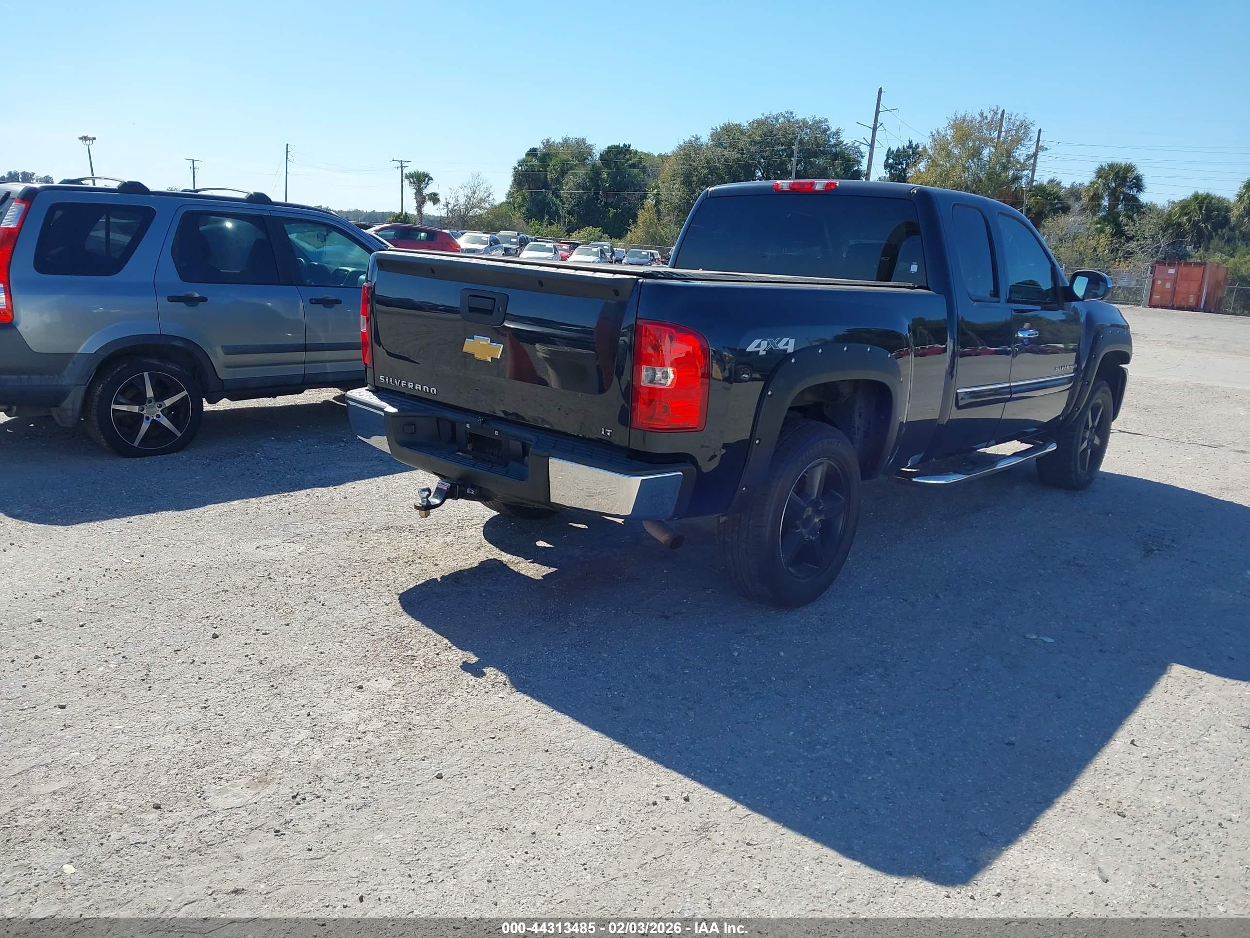CHEVROLET SILVERADO image 4