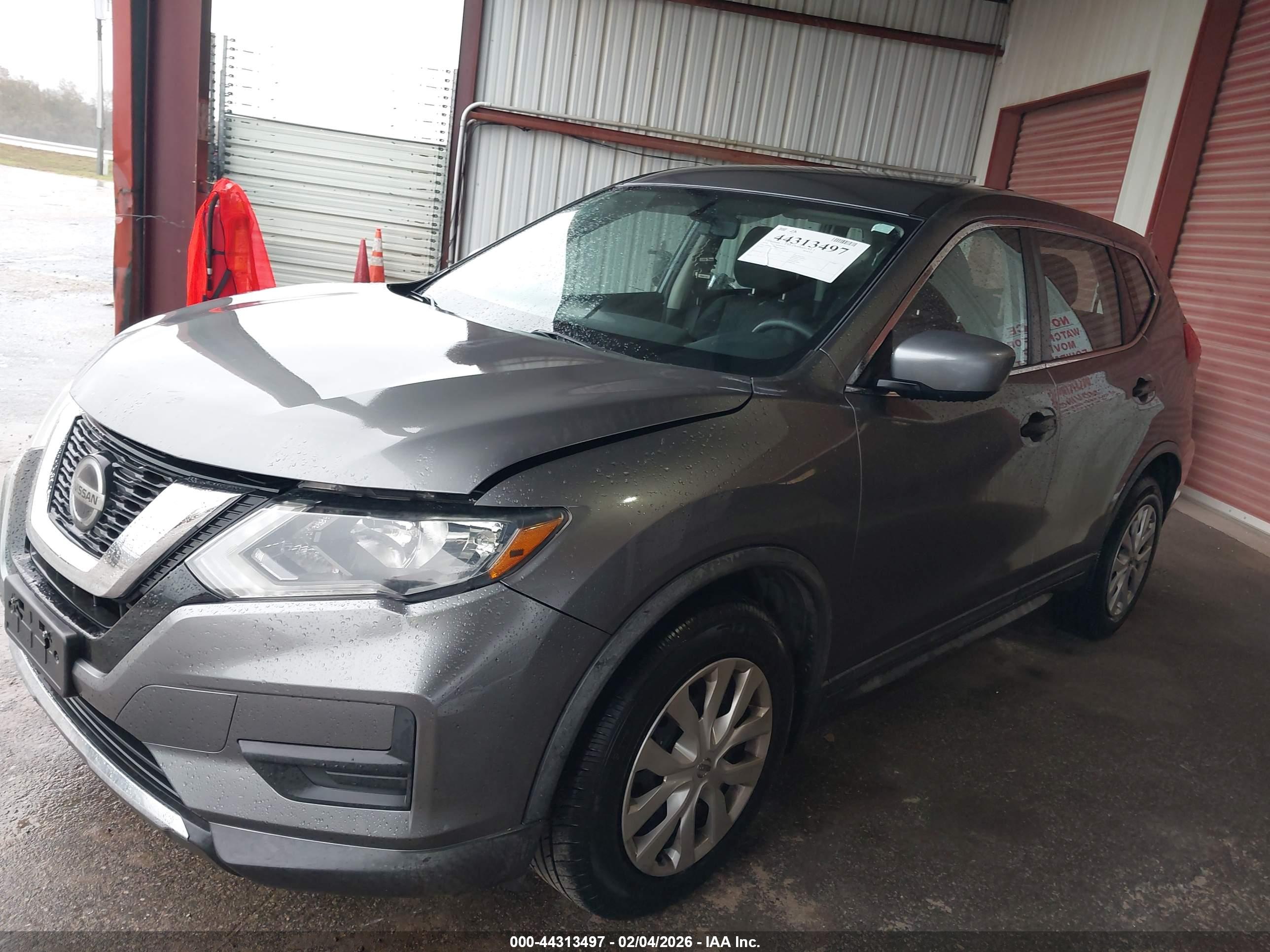 NISSAN ROGUE image 2