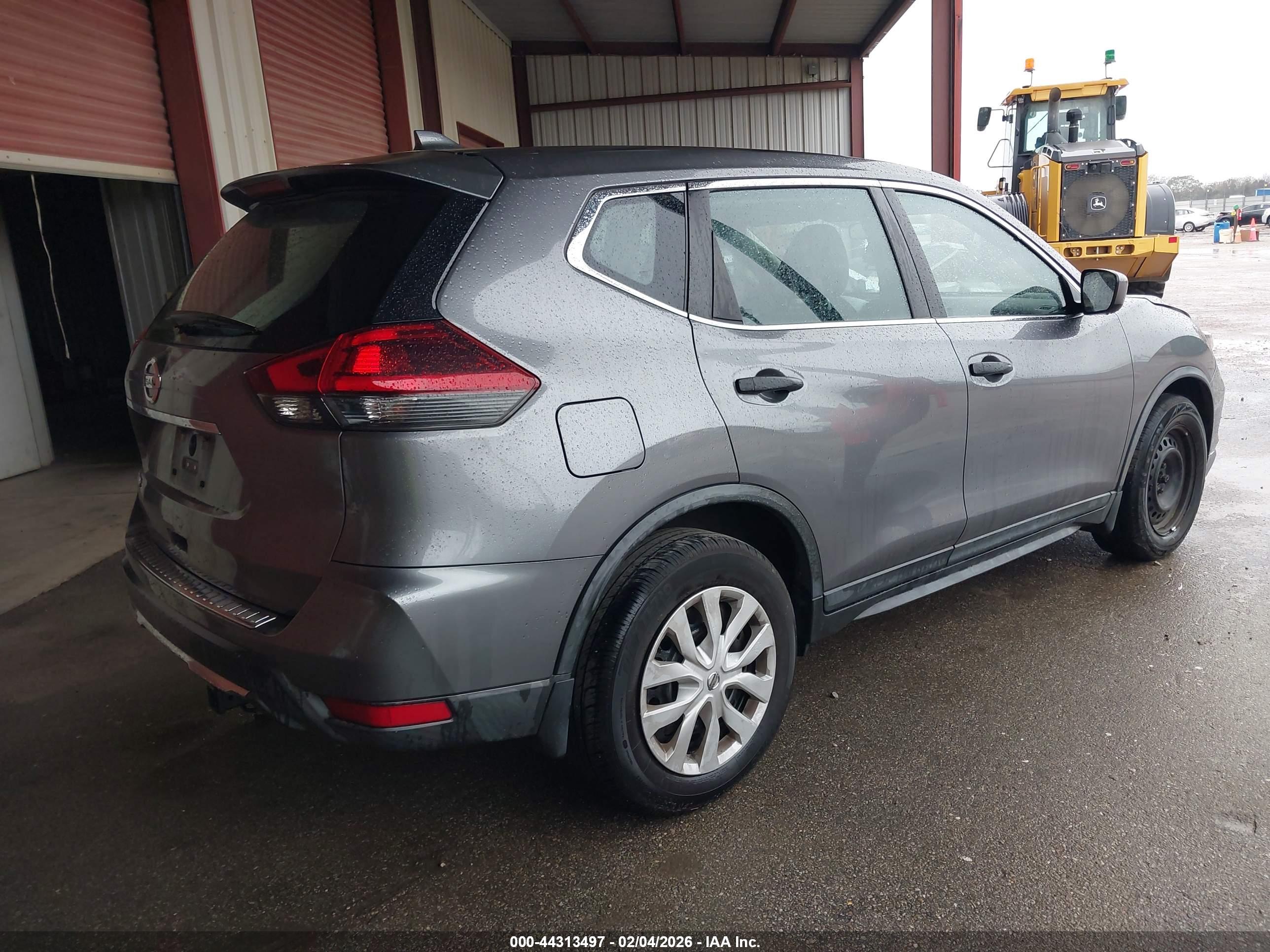 NISSAN ROGUE image 4
