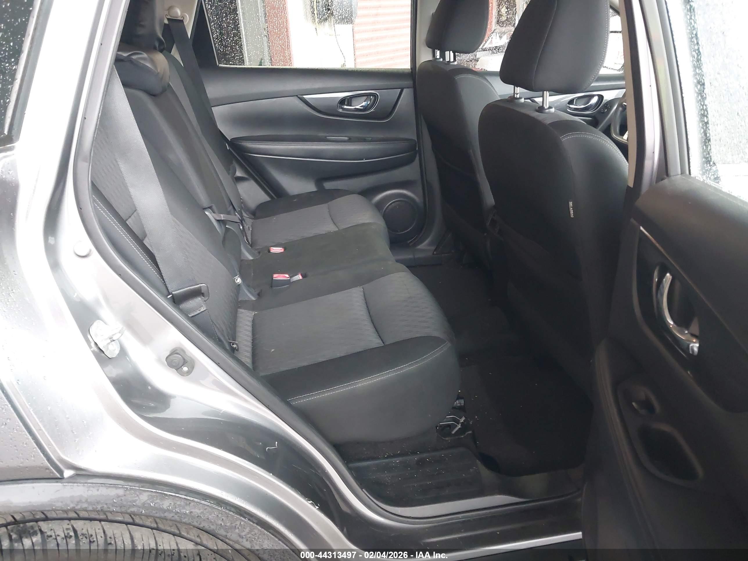 NISSAN ROGUE image 8