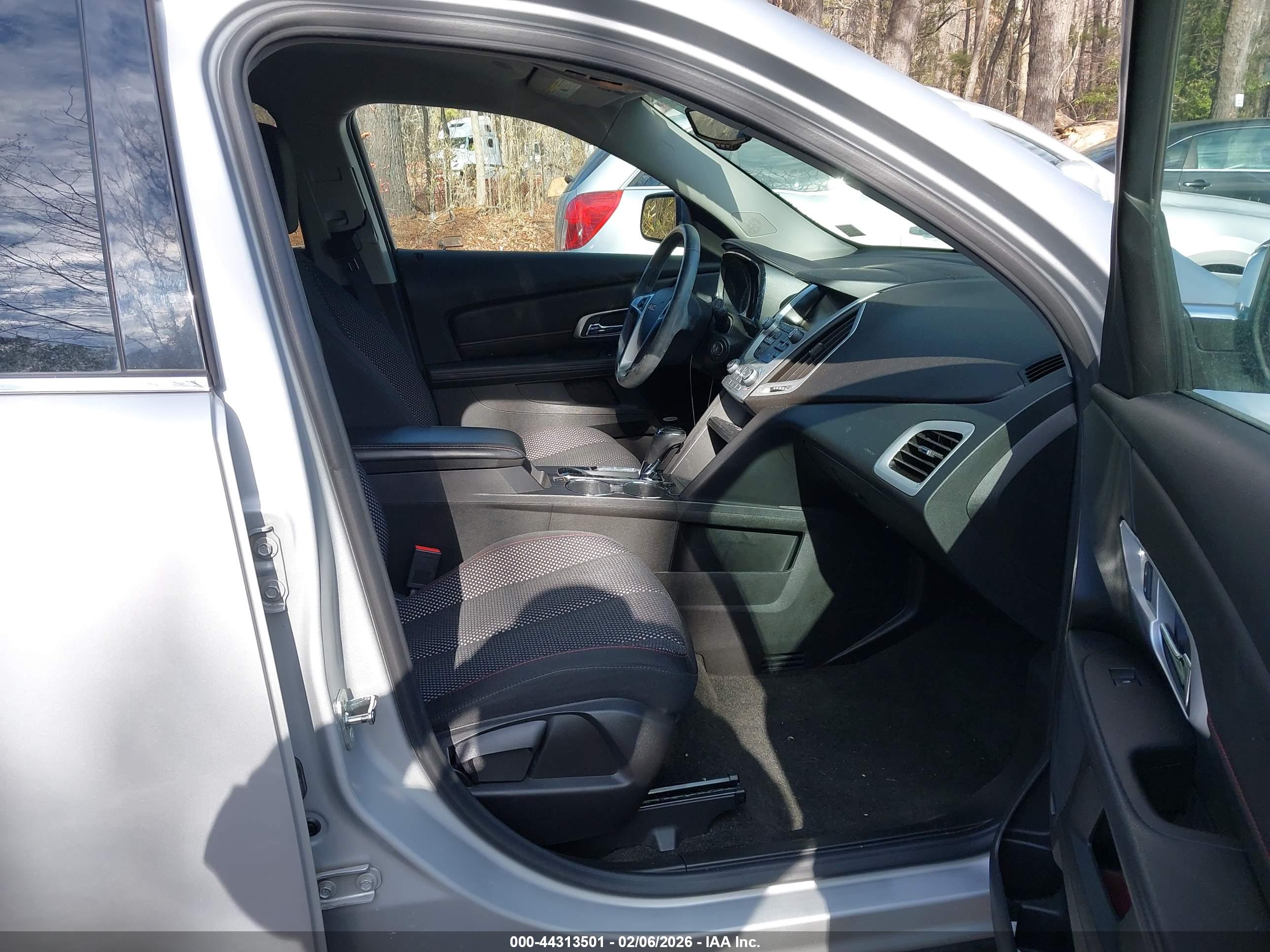 GMC TERRAIN image 5