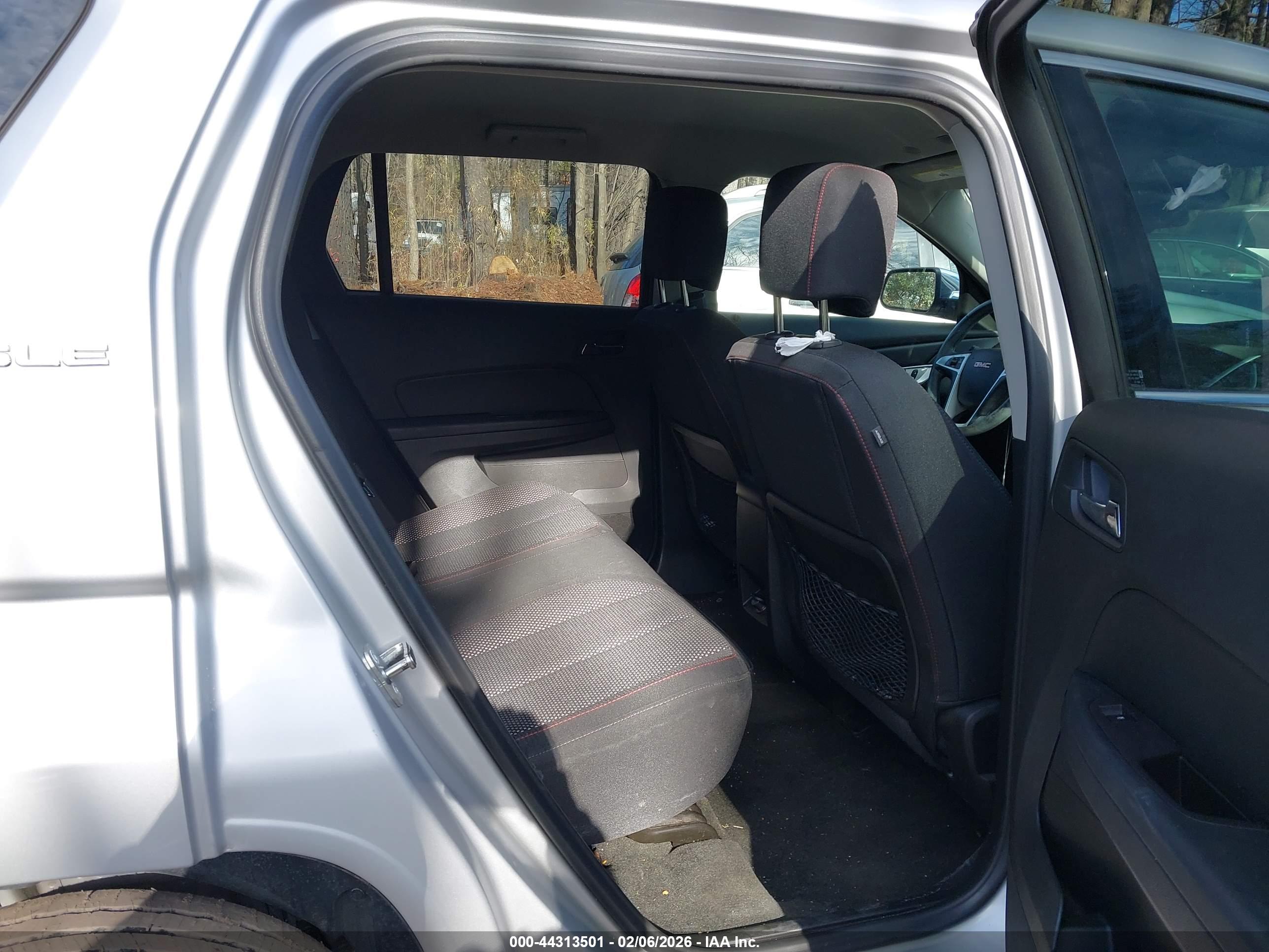 GMC TERRAIN image 8