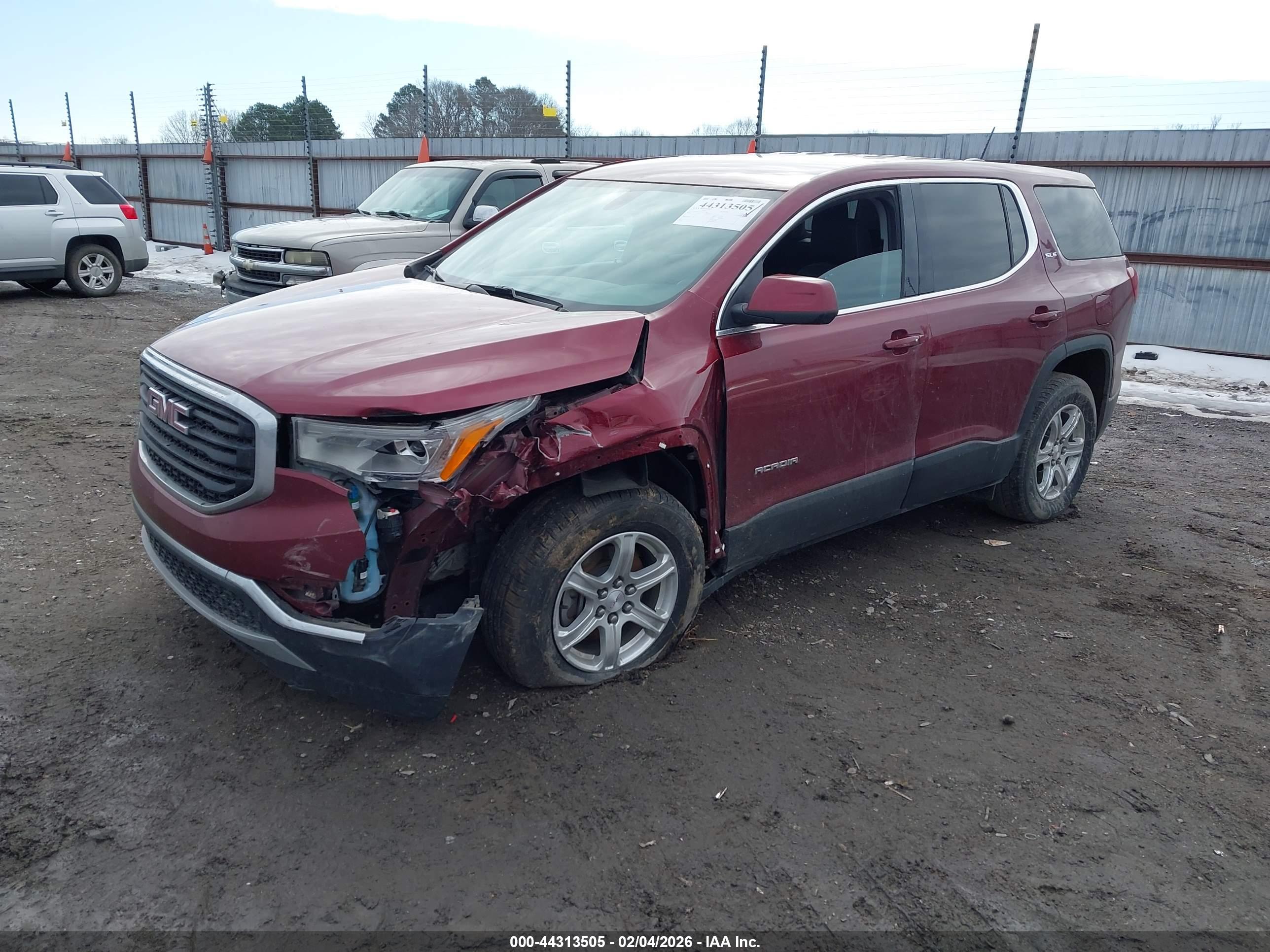 GMC ACADIA image 2