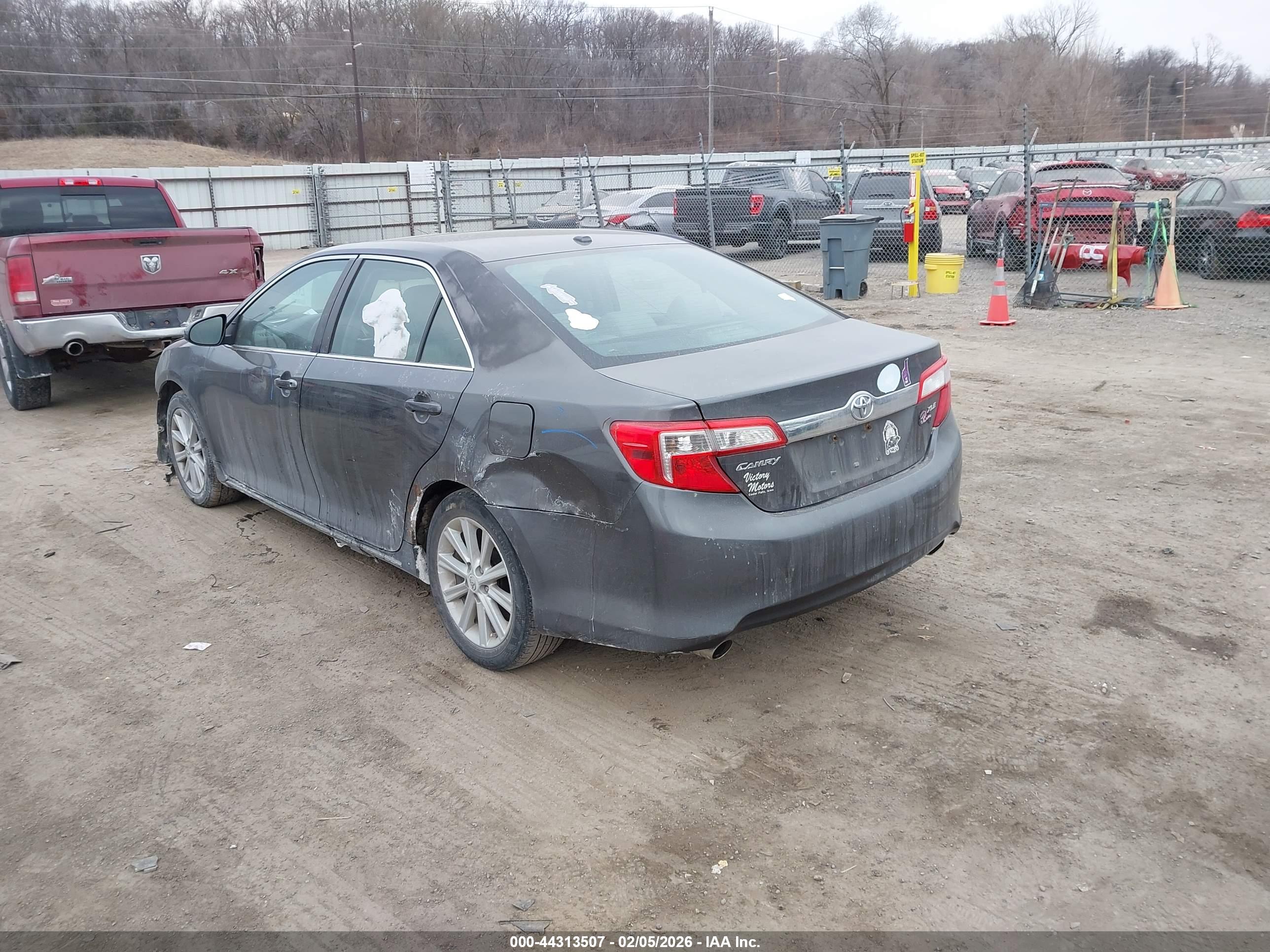 TOYOTA CAMRY image 3
