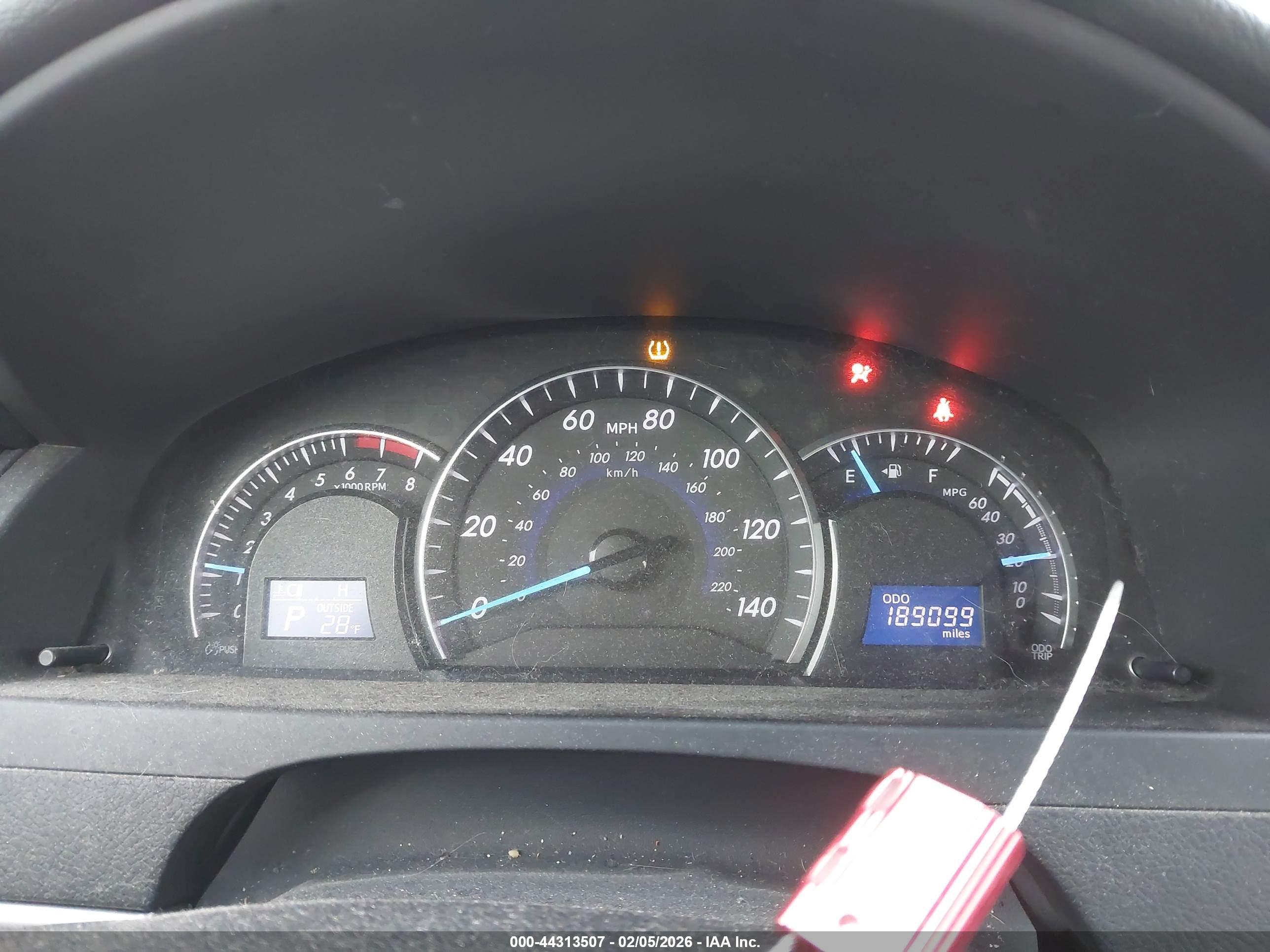TOYOTA CAMRY image 7