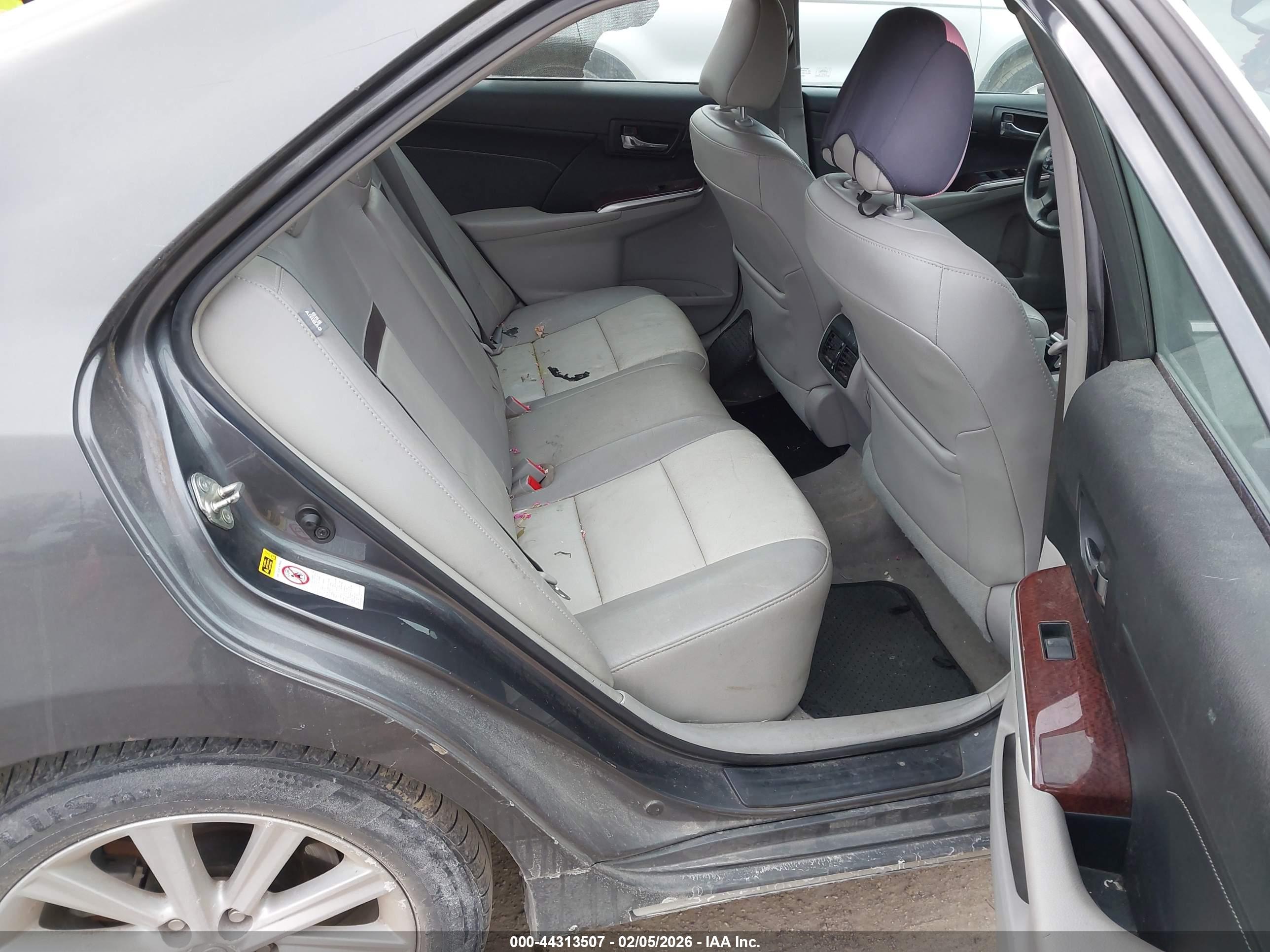 TOYOTA CAMRY image 8