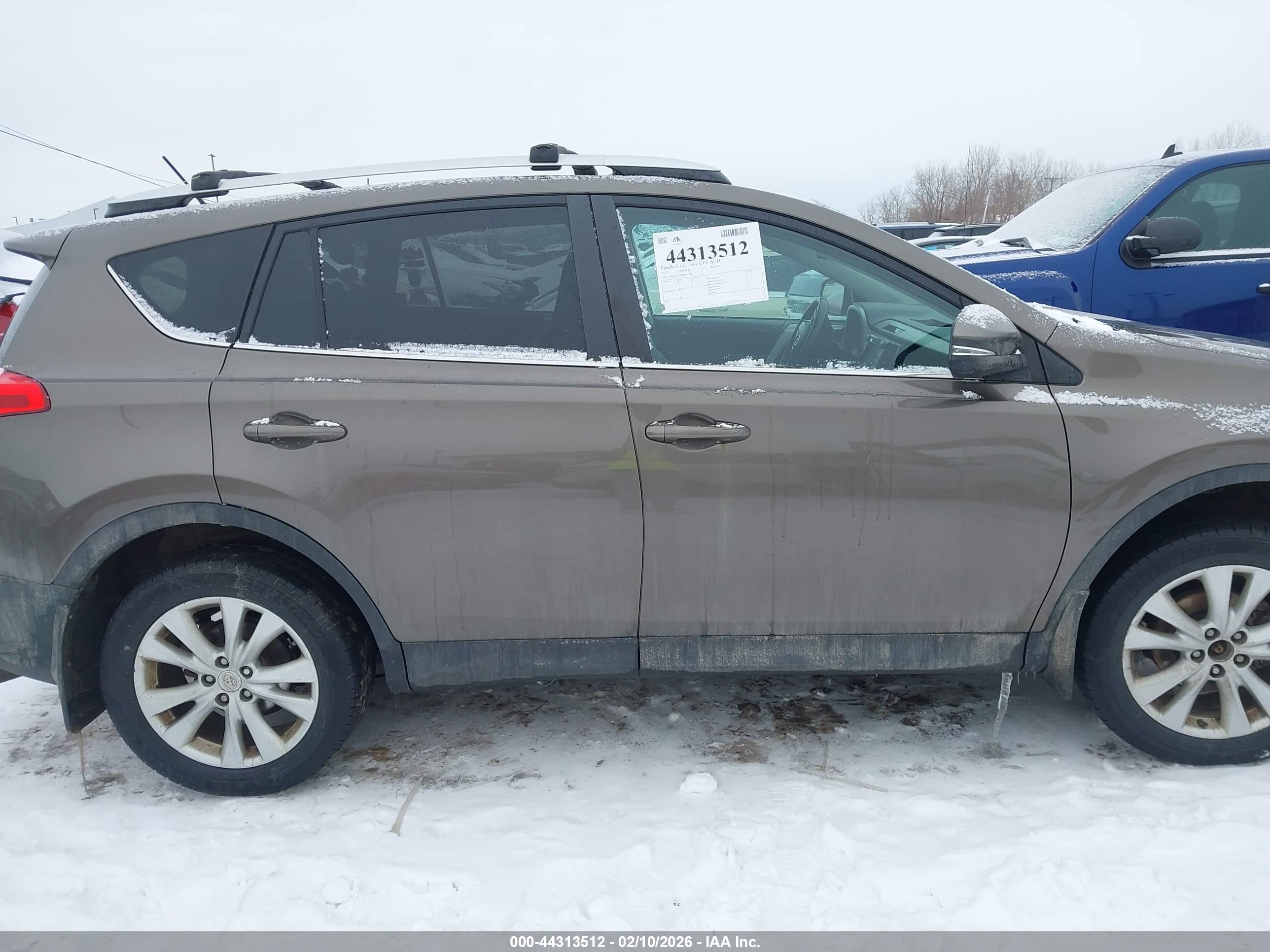 TOYOTA RAV4 image 6