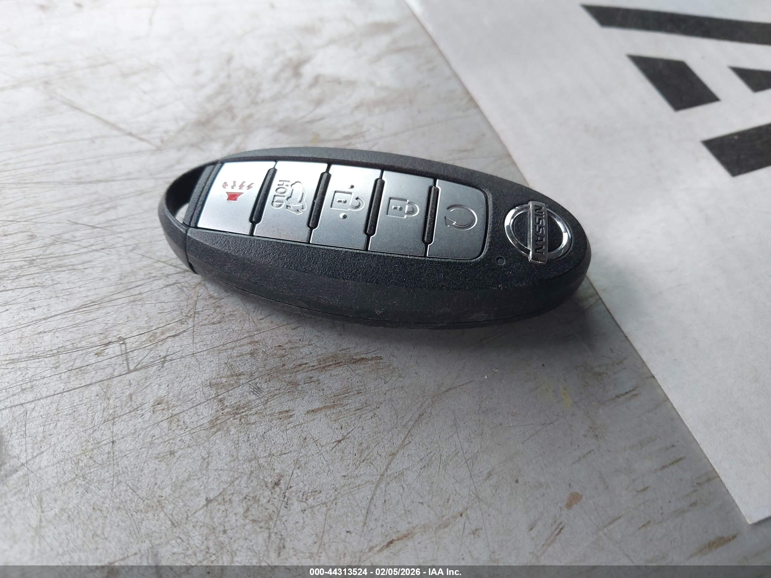 NISSAN ROGUE image 11