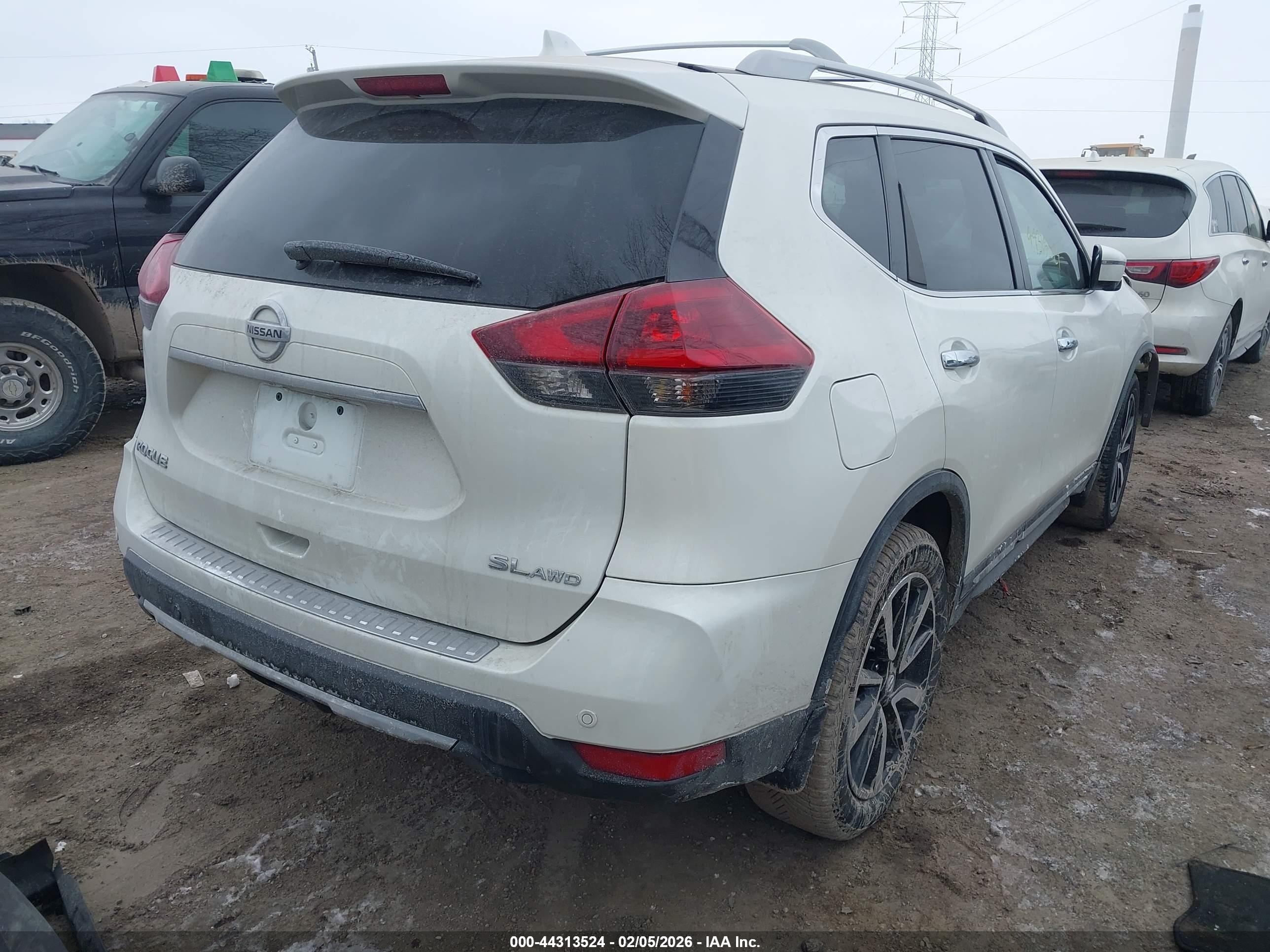 NISSAN ROGUE image 4