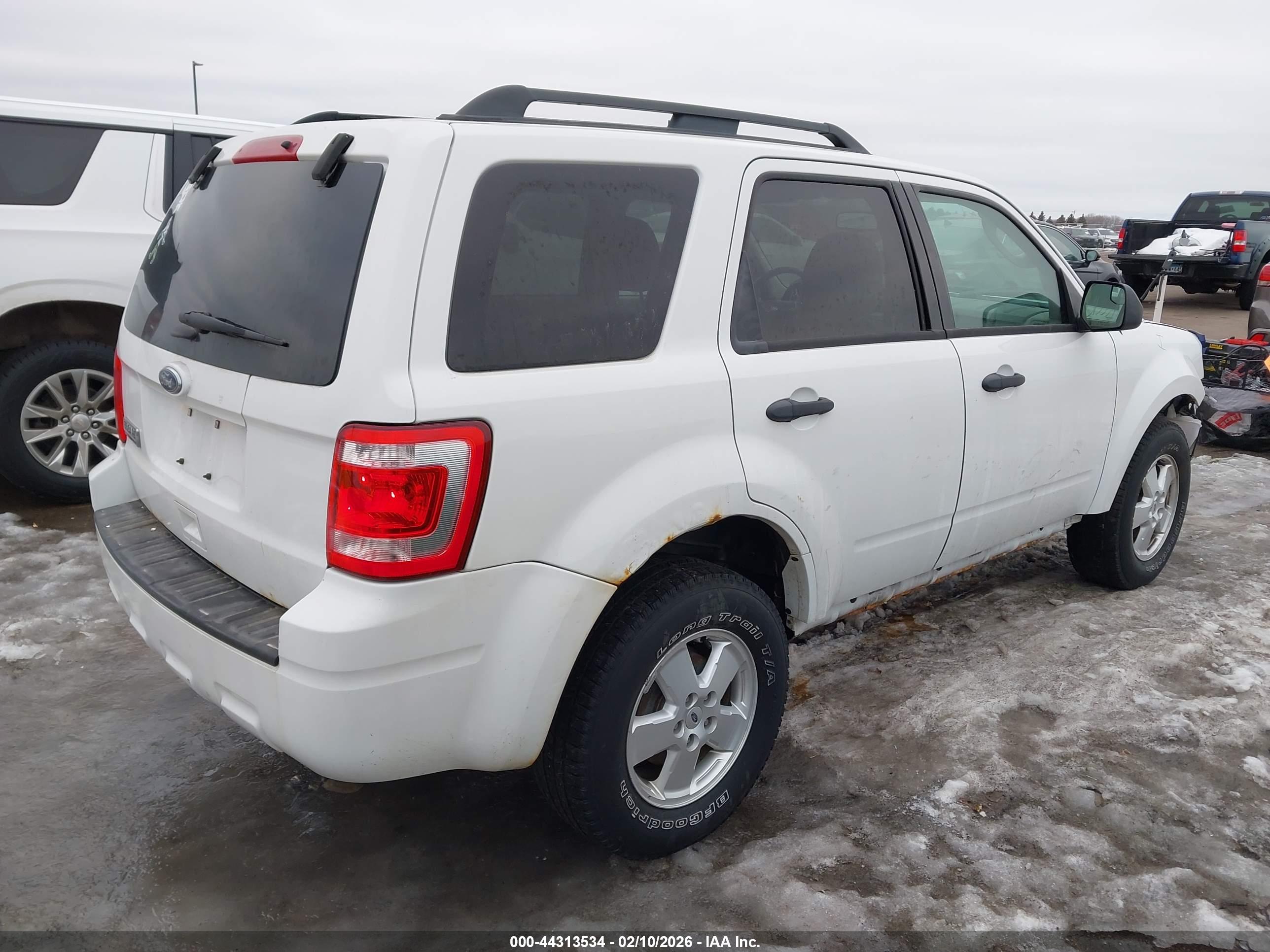FORD ESCAPE image 4