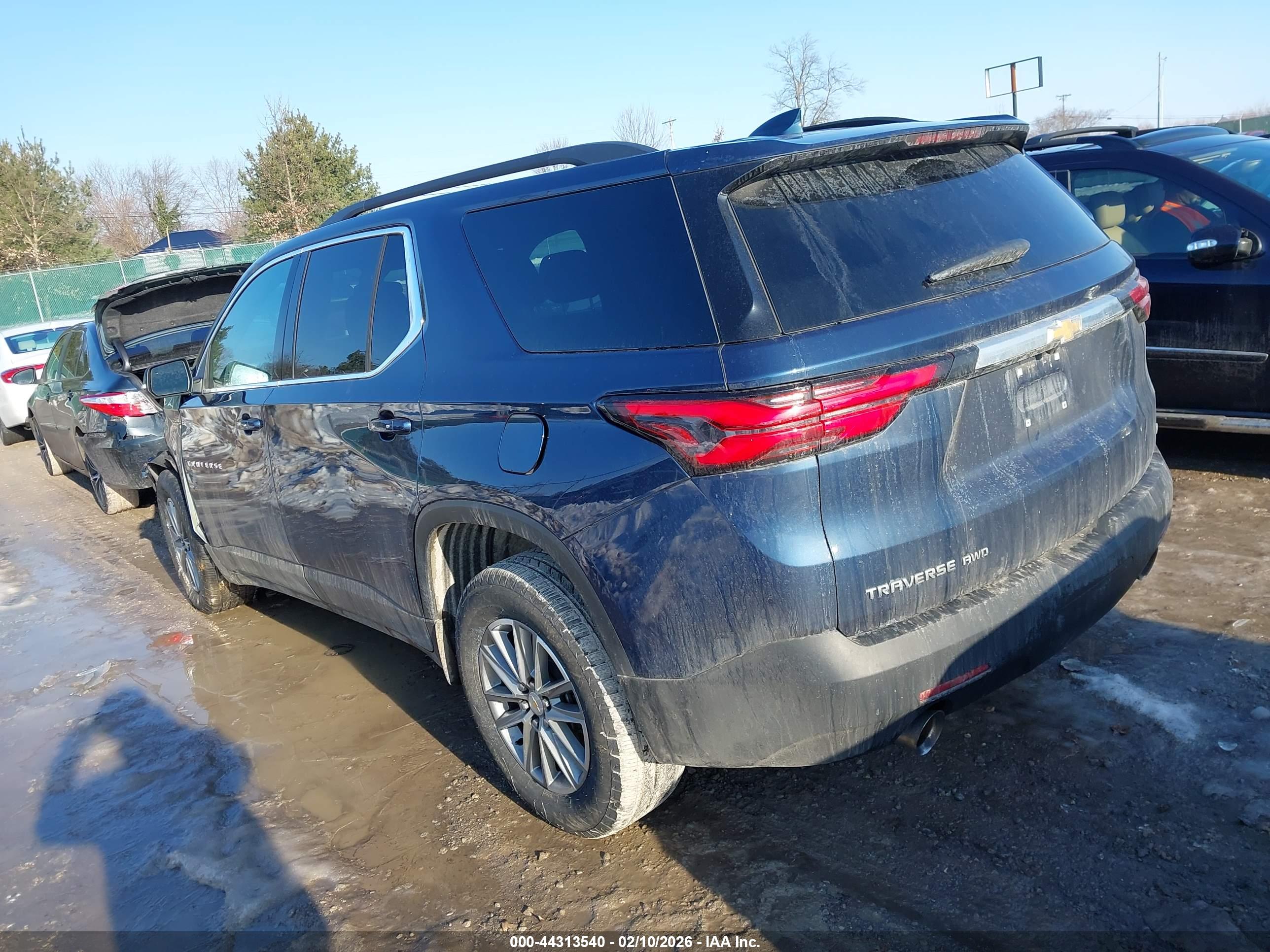 CHEVROLET TRAVERSE image 3