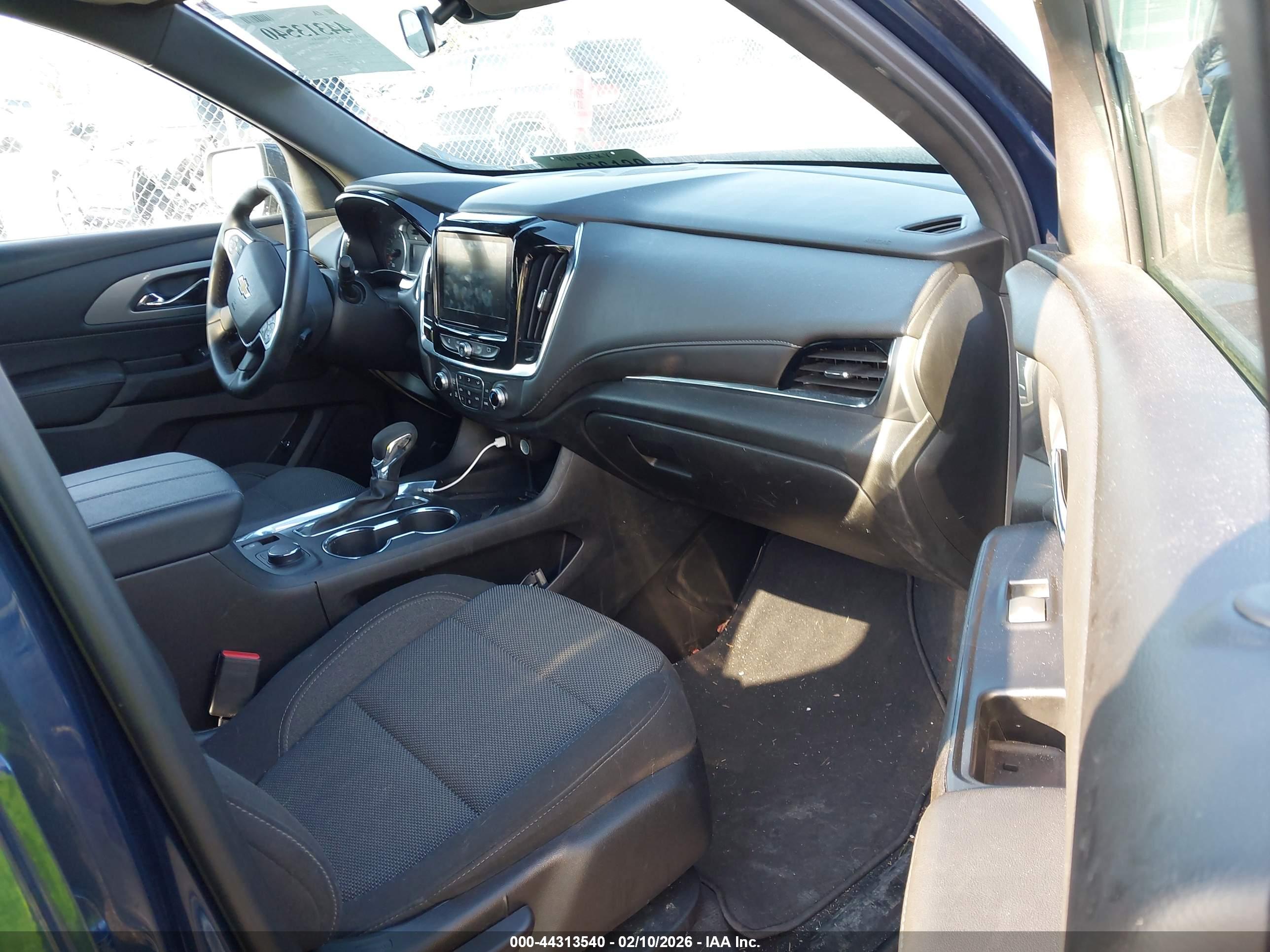 CHEVROLET TRAVERSE image 5
