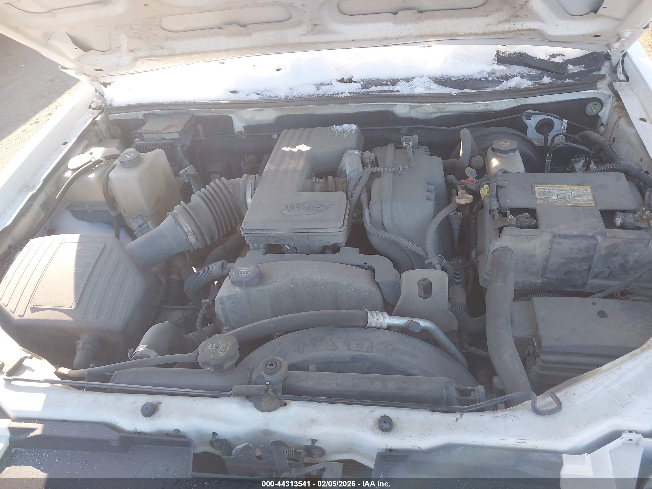 CHEVROLET COLORADO image 10