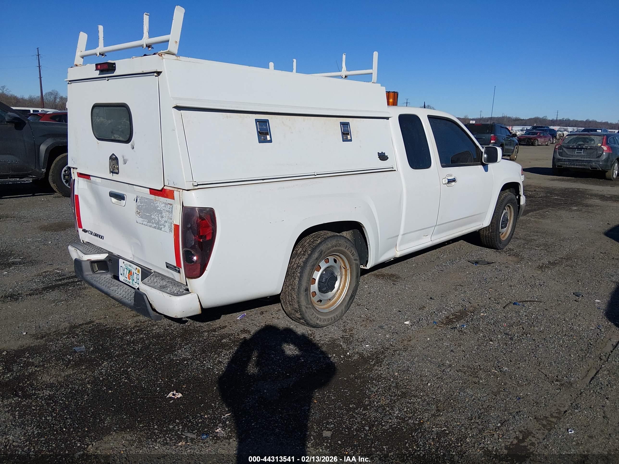 CHEVROLET COLORADO image 4