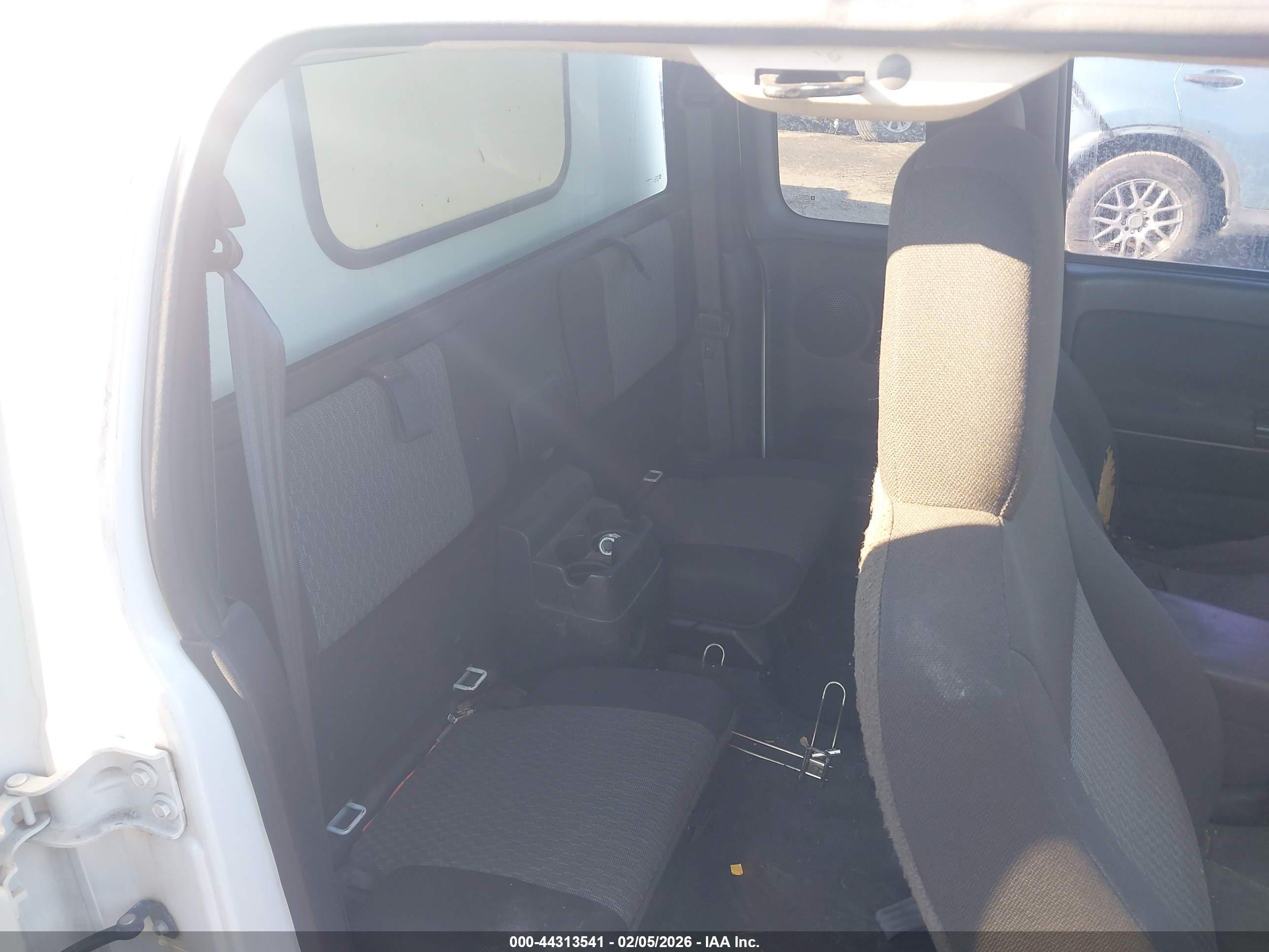 CHEVROLET COLORADO image 8