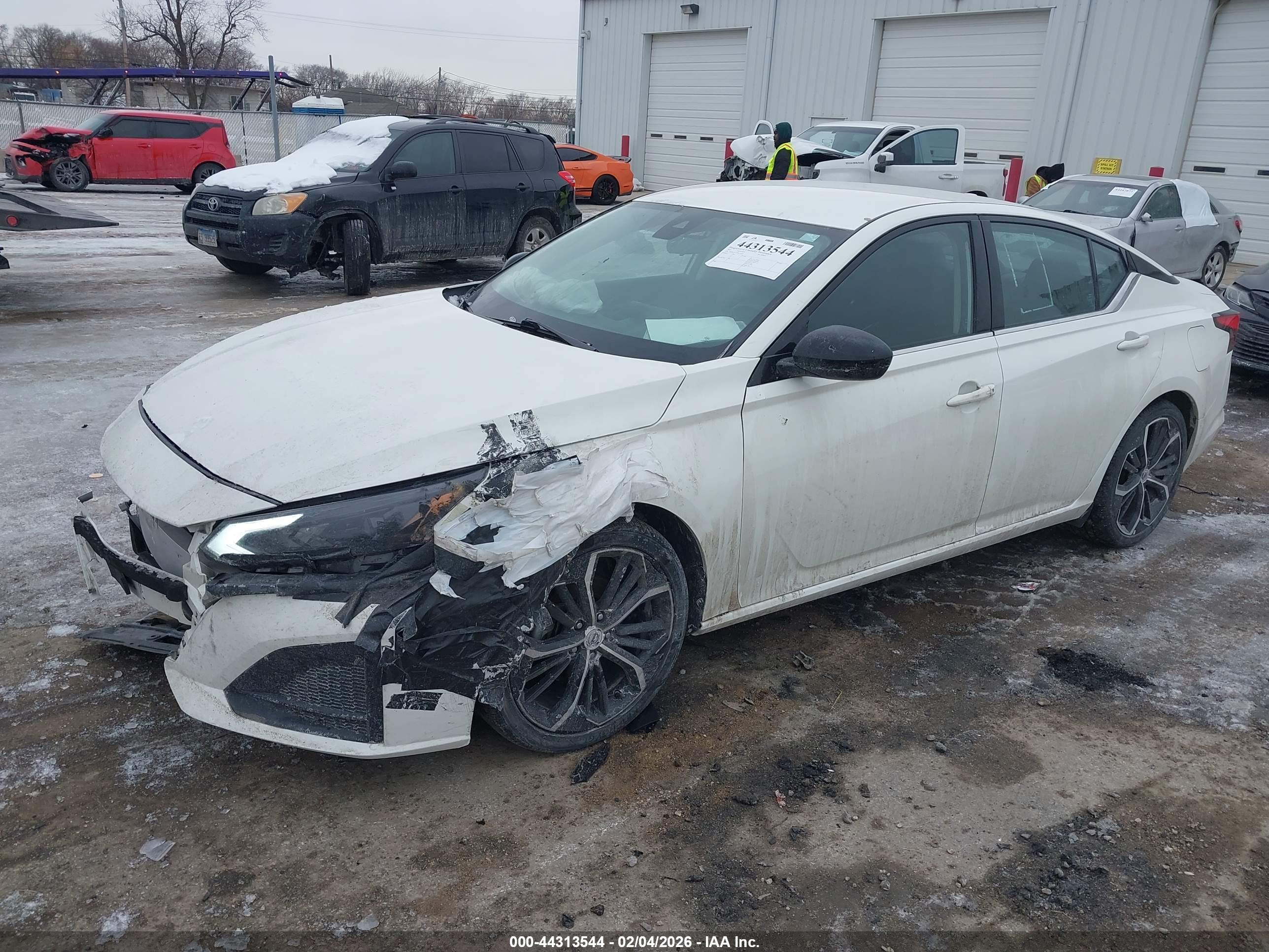 NISSAN ALTIMA image 2