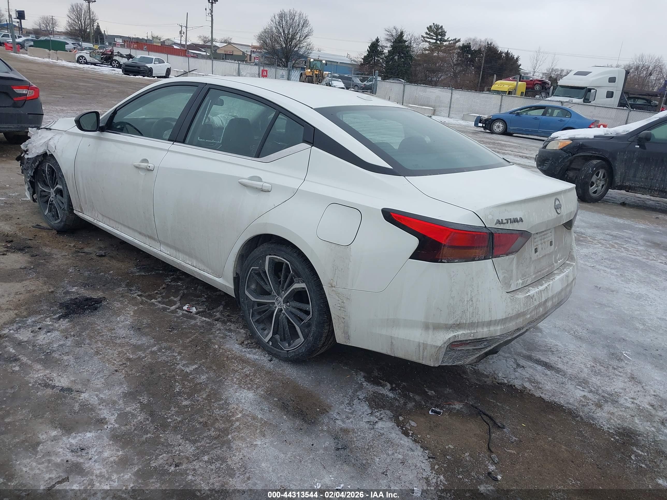 NISSAN ALTIMA image 3