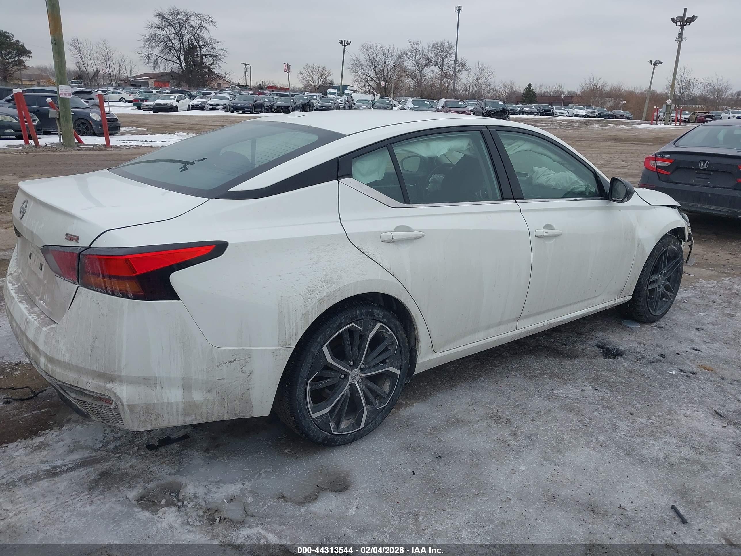 NISSAN ALTIMA image 4
