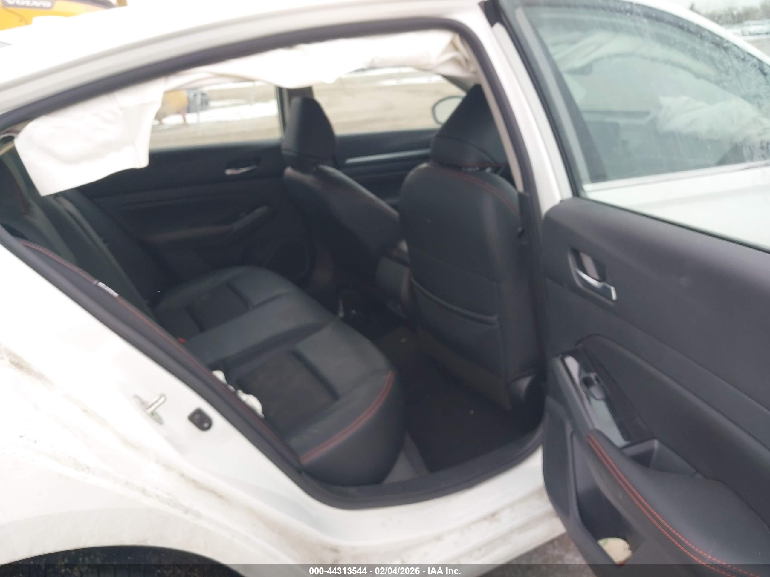 NISSAN ALTIMA image 8