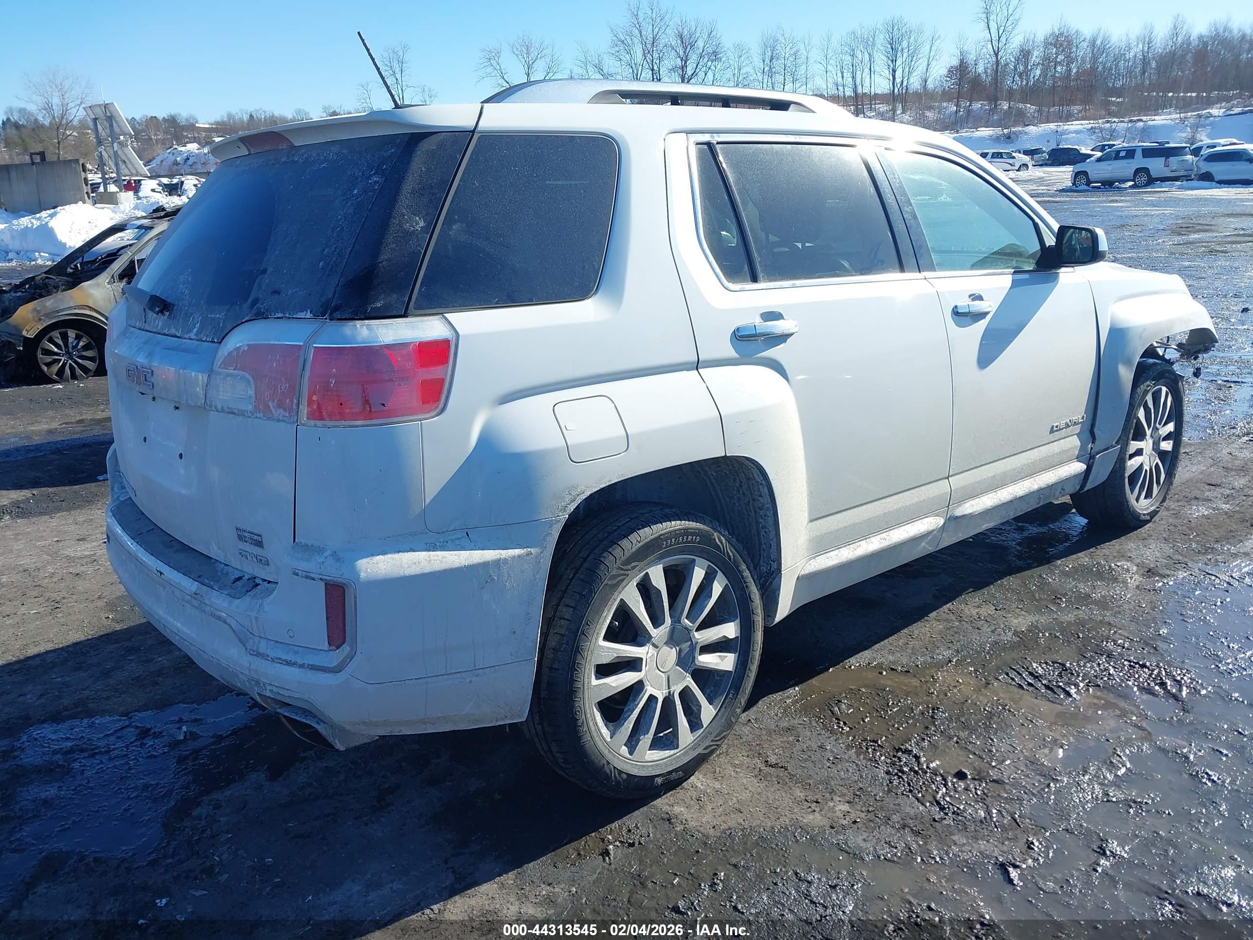 GMC TERRAIN image 4