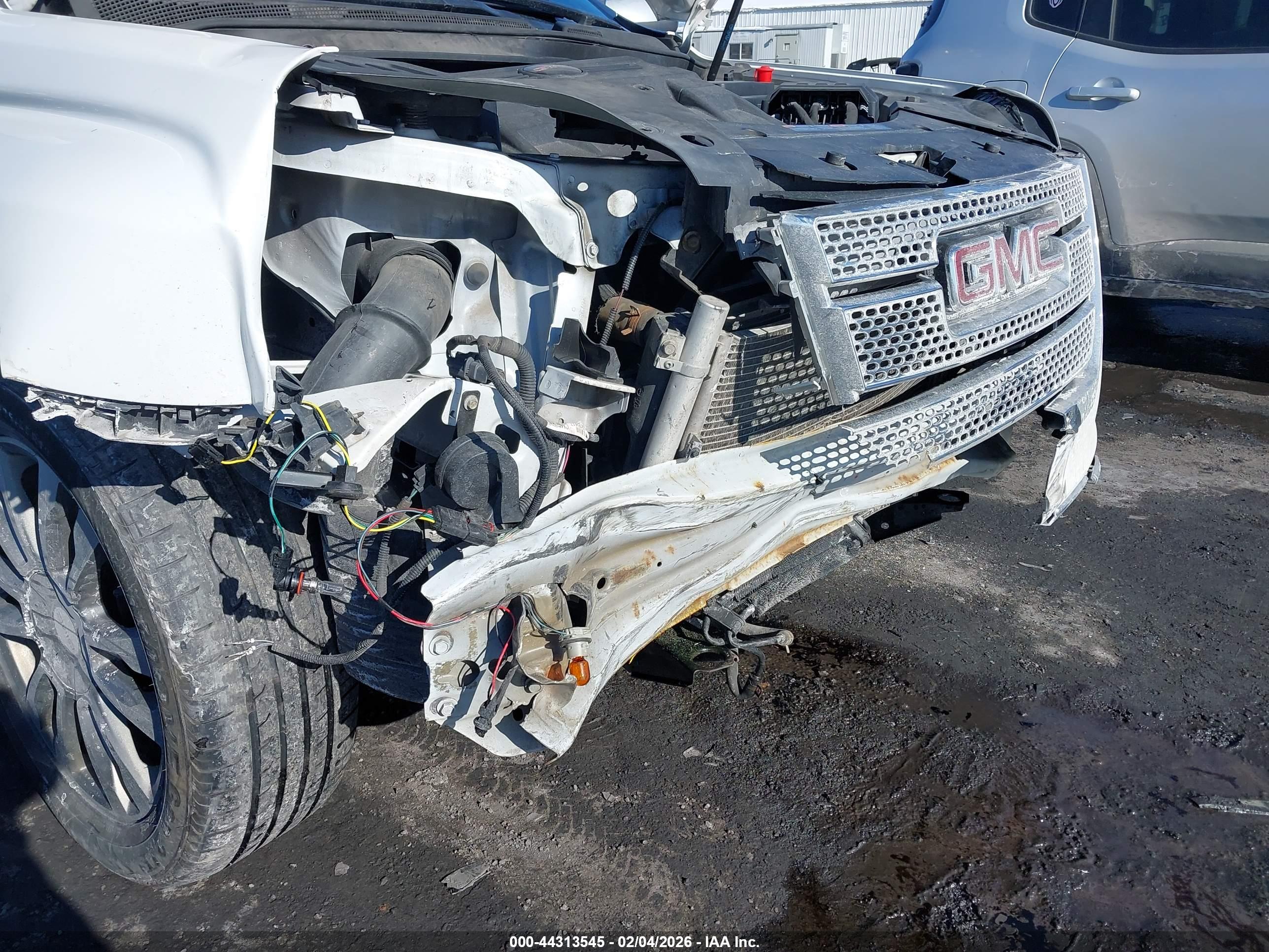 GMC TERRAIN image 6