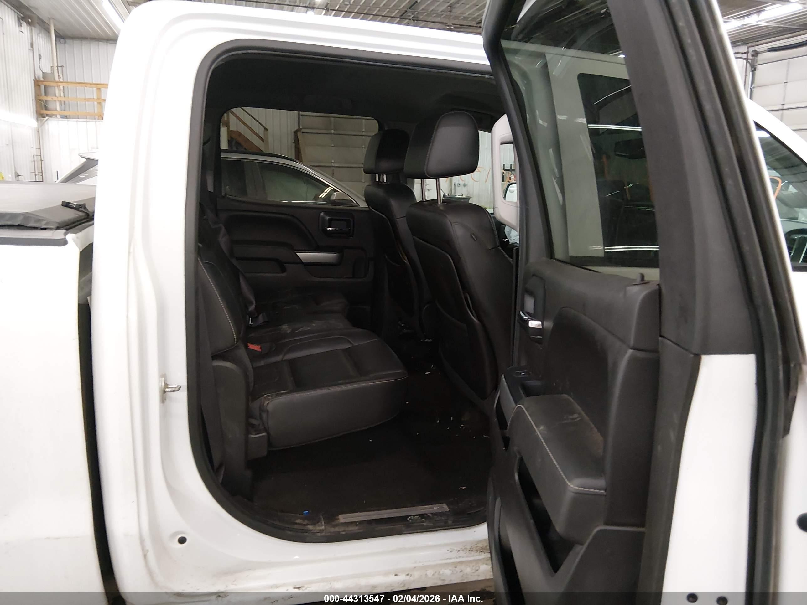 CHEVROLET SILVERADO image 8