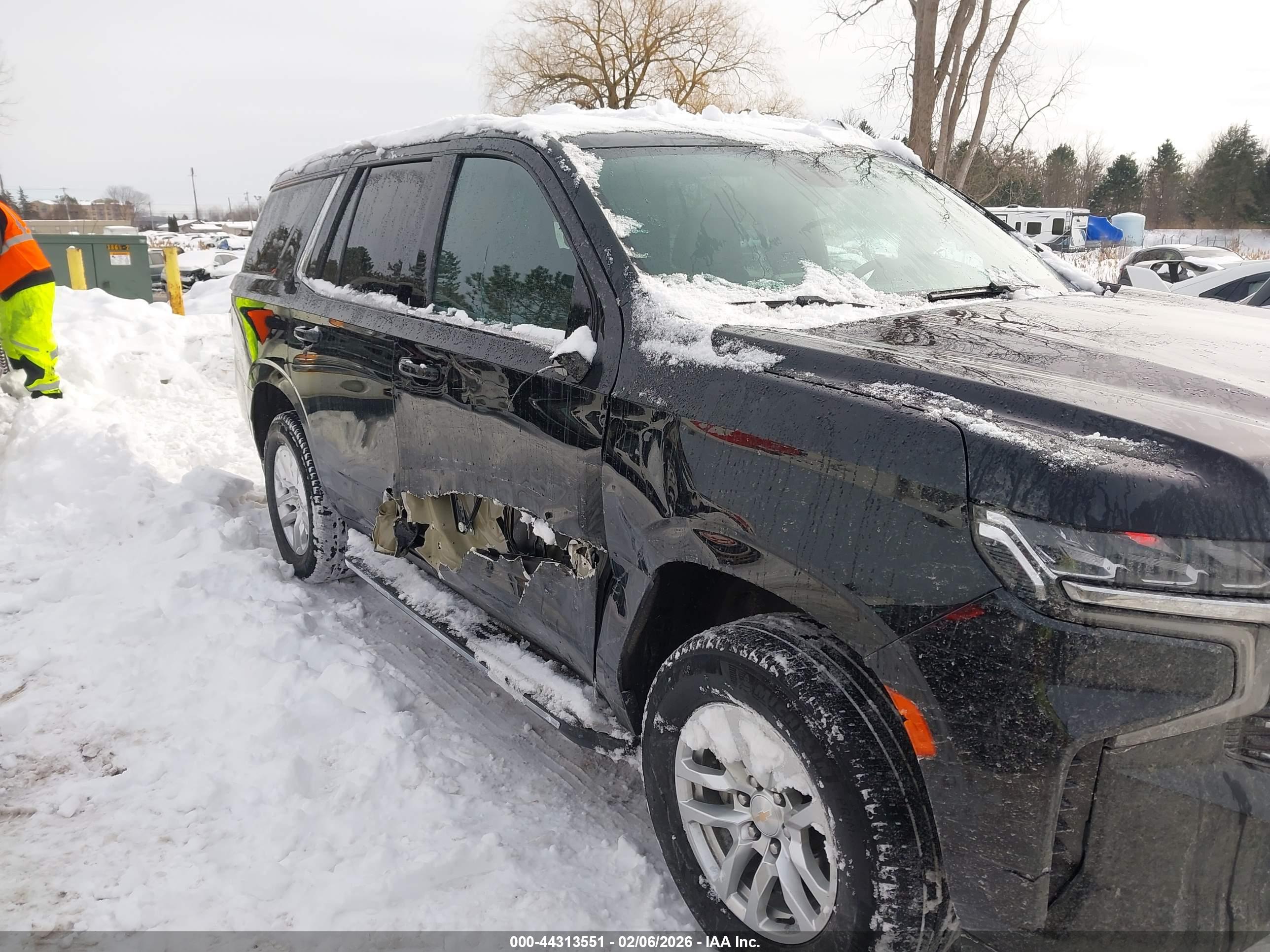 CHEVROLET TAHOE image 6