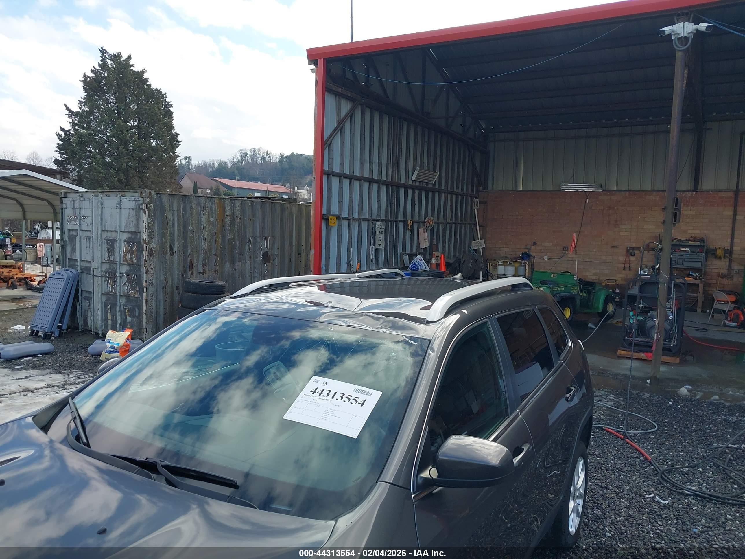 JEEP CHEROKEE image 6