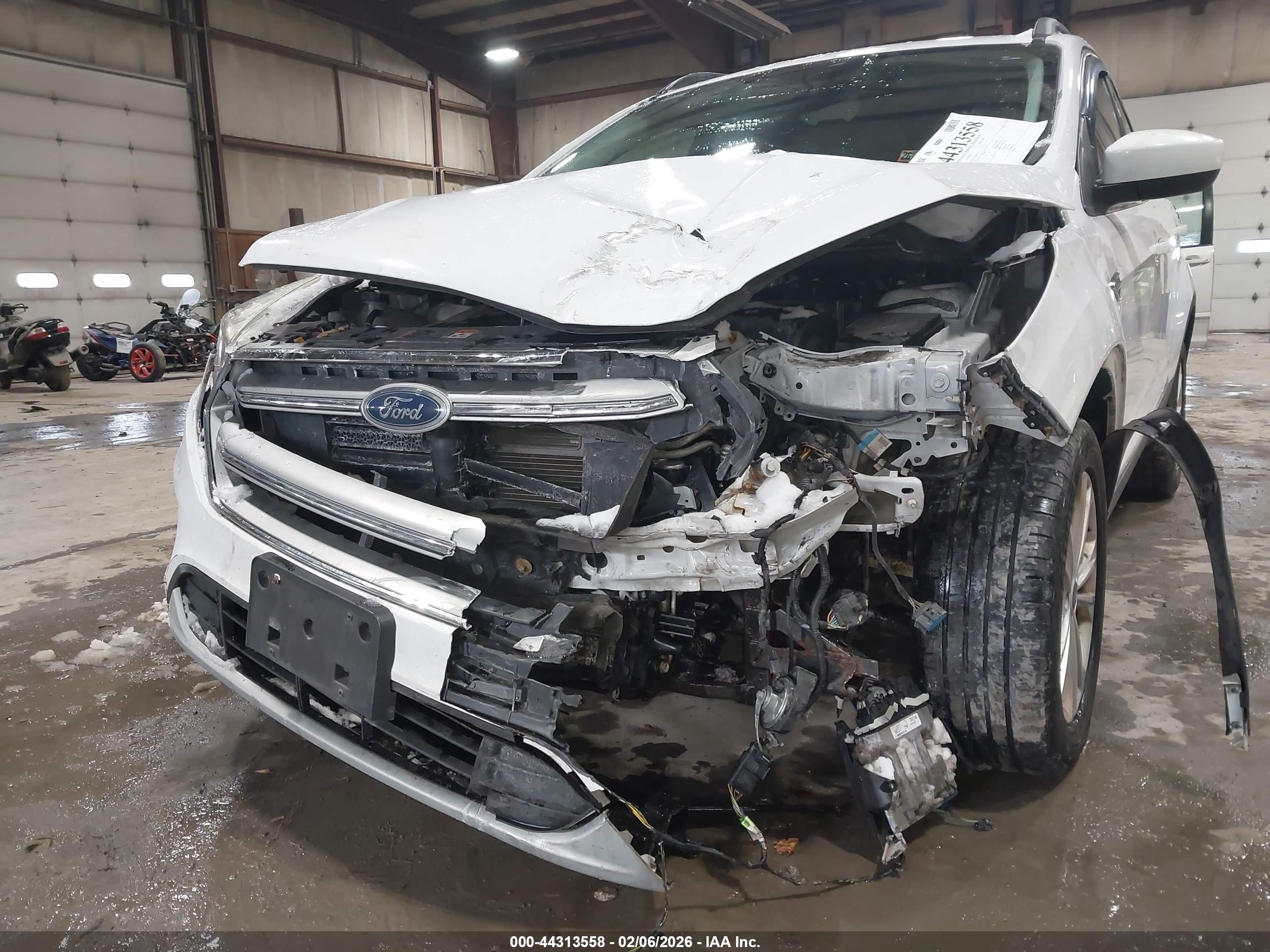 FORD ESCAPE image 6
