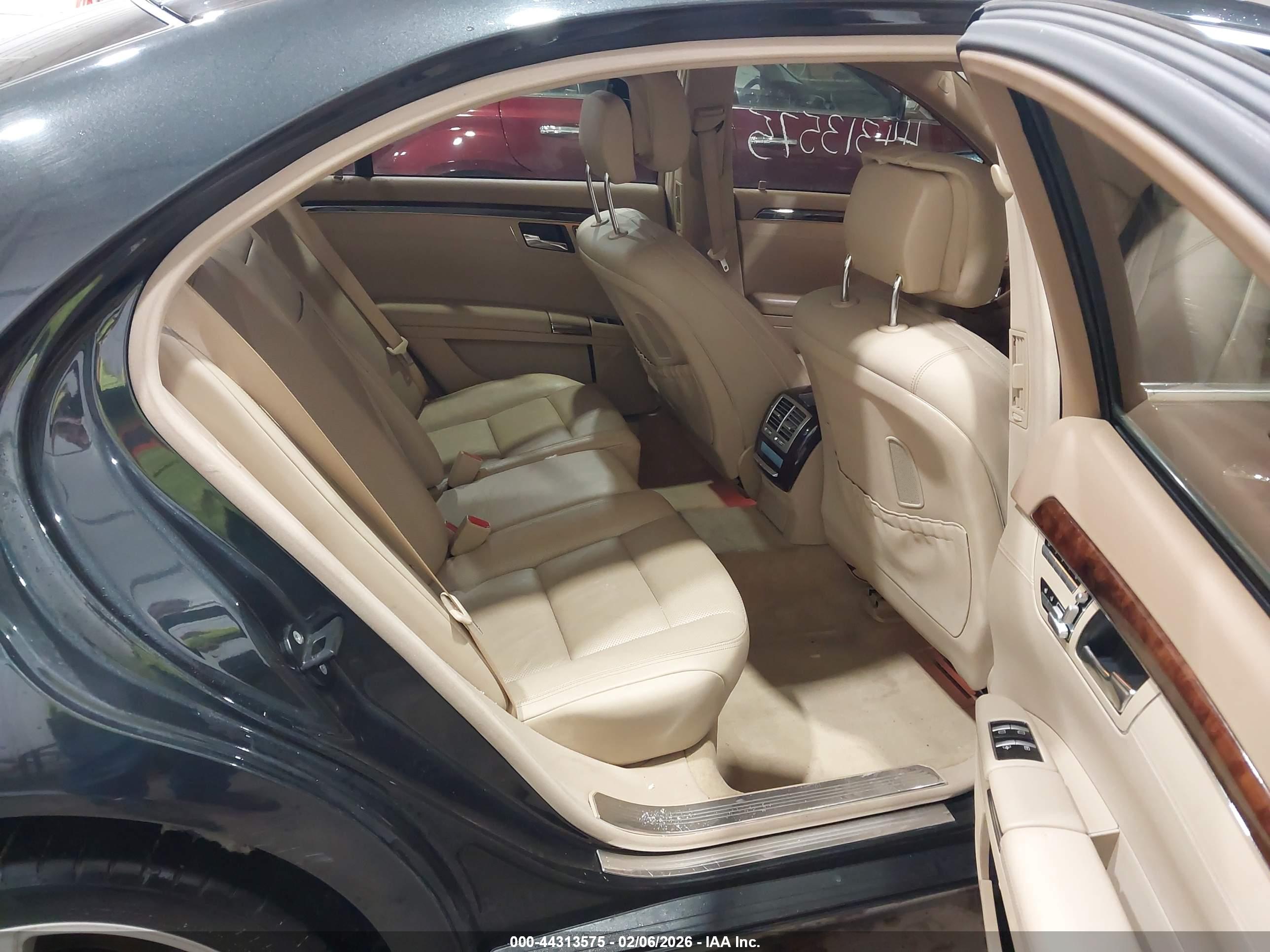 MERCEDES-BENZ S image 8