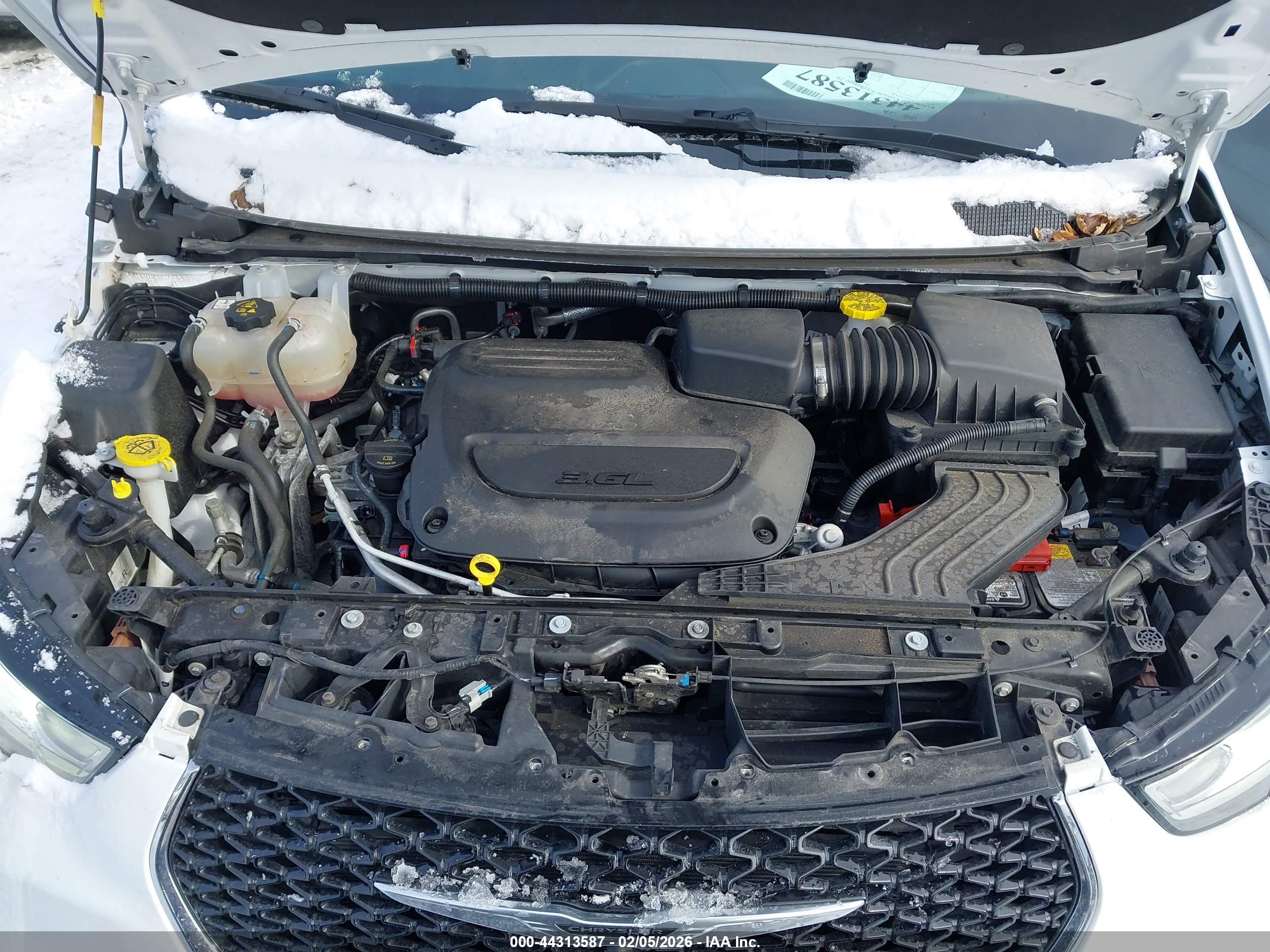 CHRYSLER PACIFICA image 10