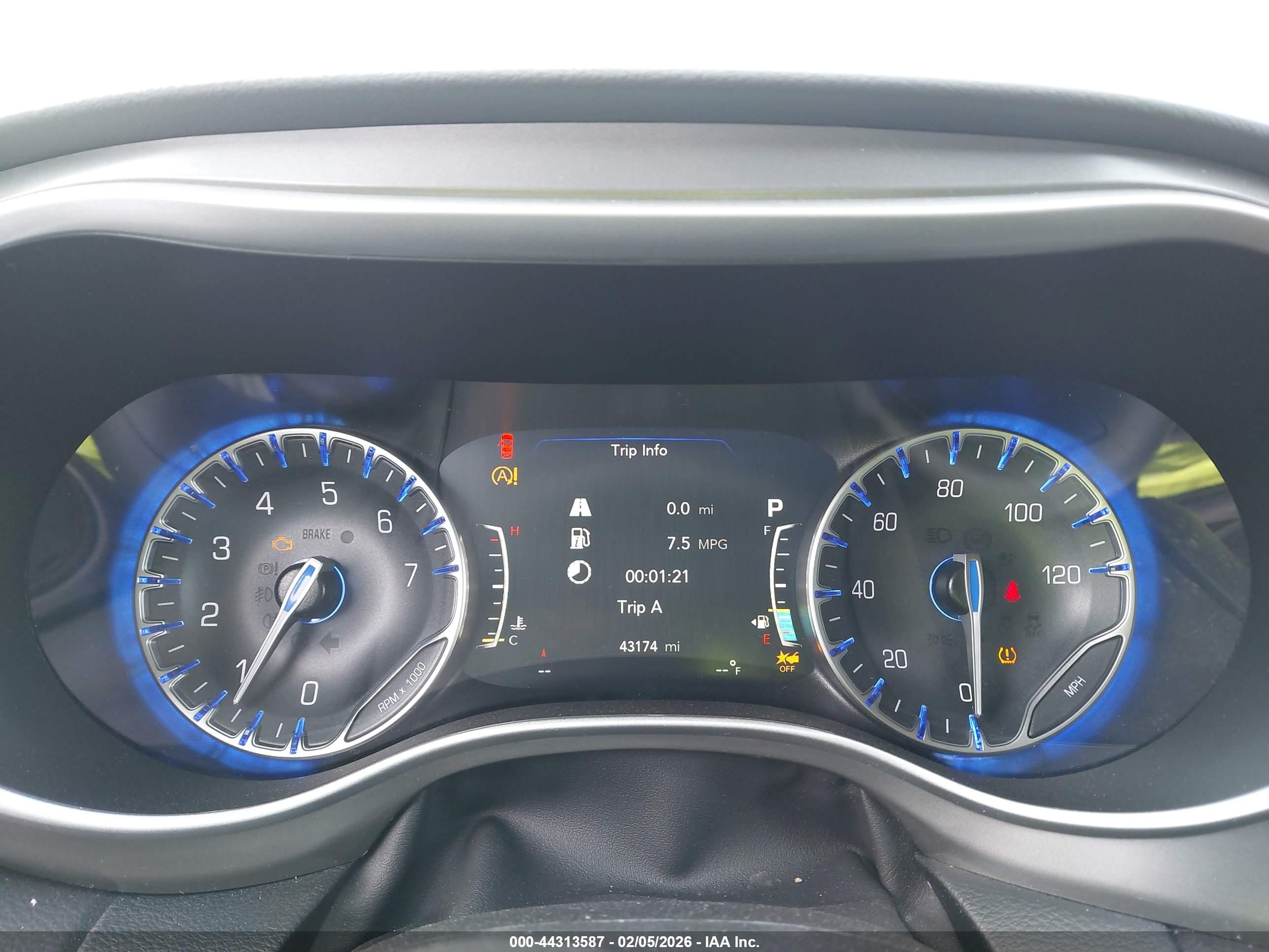 CHRYSLER PACIFICA image 7