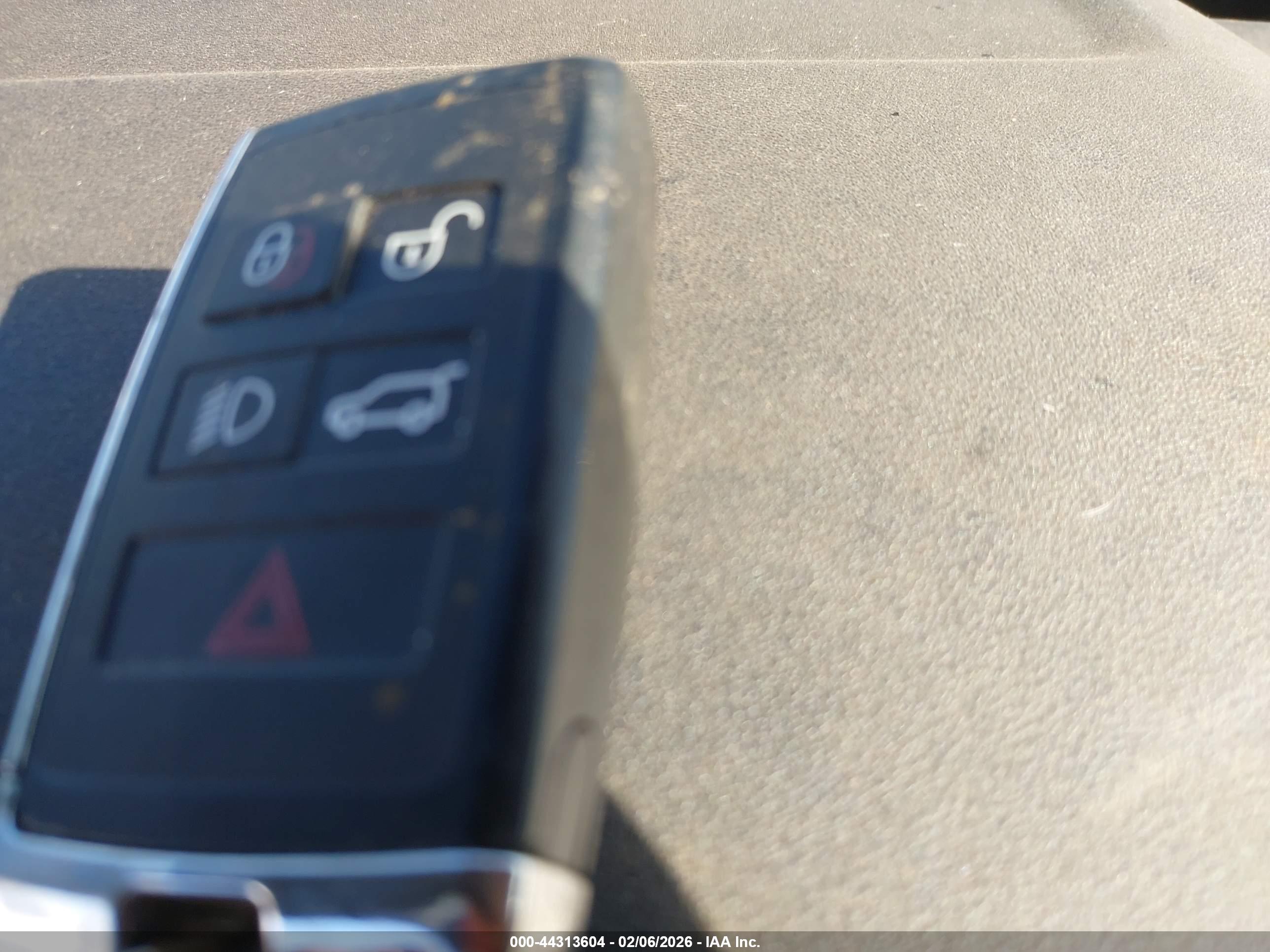 LAND ROVER image 11