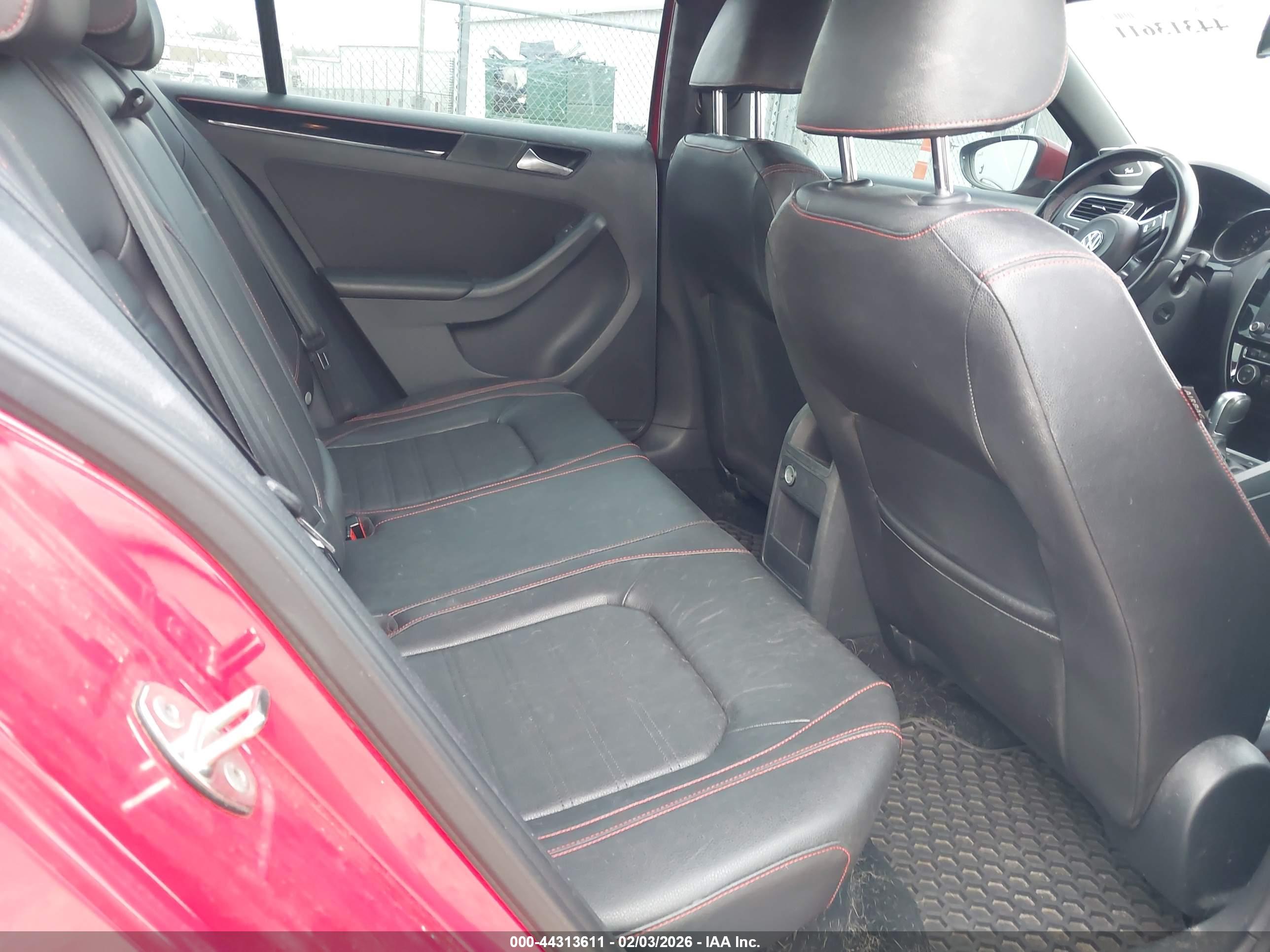 VOLKSWAGEN JETTA image 8