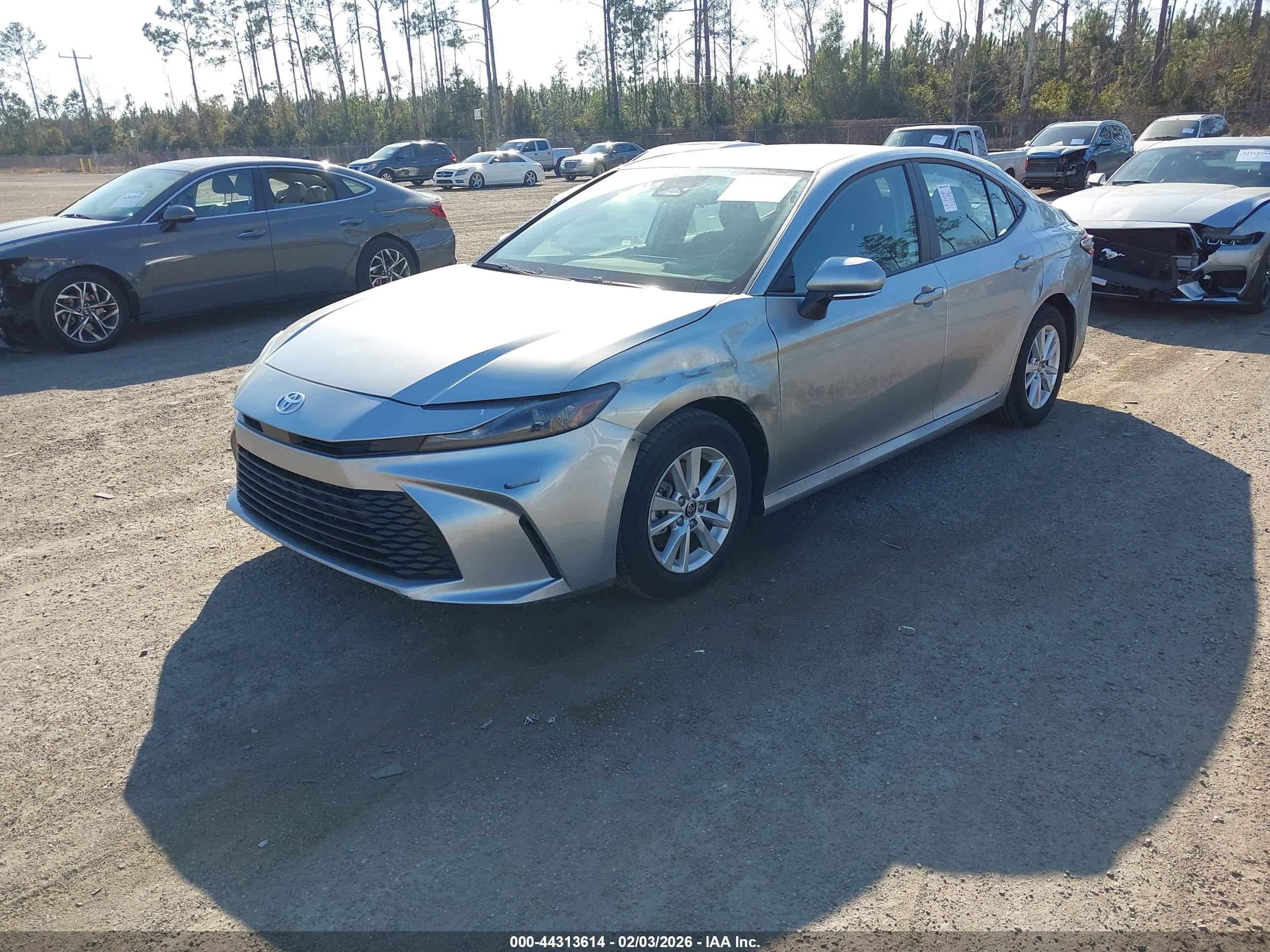 TOYOTA CAMRY image 2