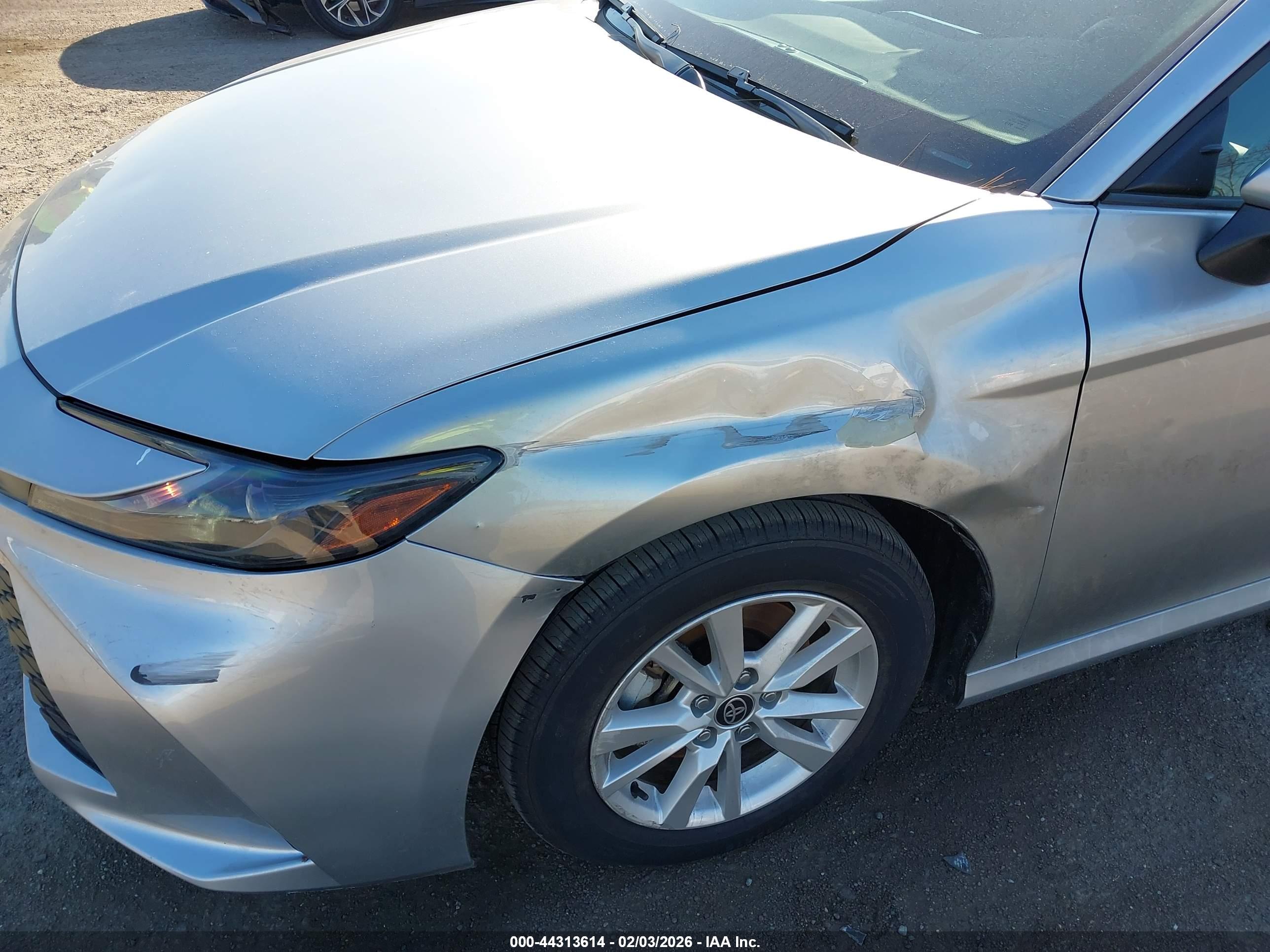 TOYOTA CAMRY image 6