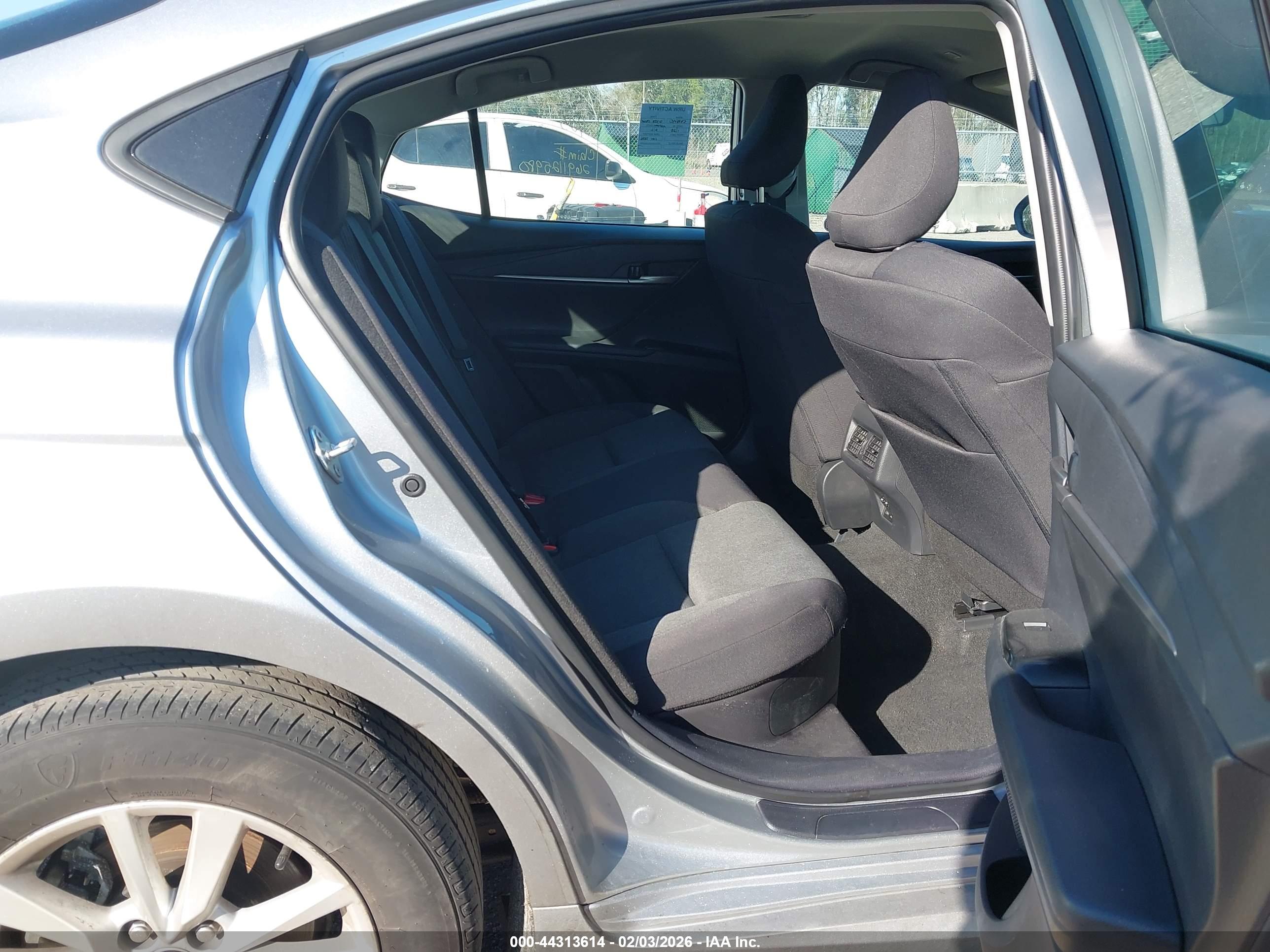 TOYOTA CAMRY image 8