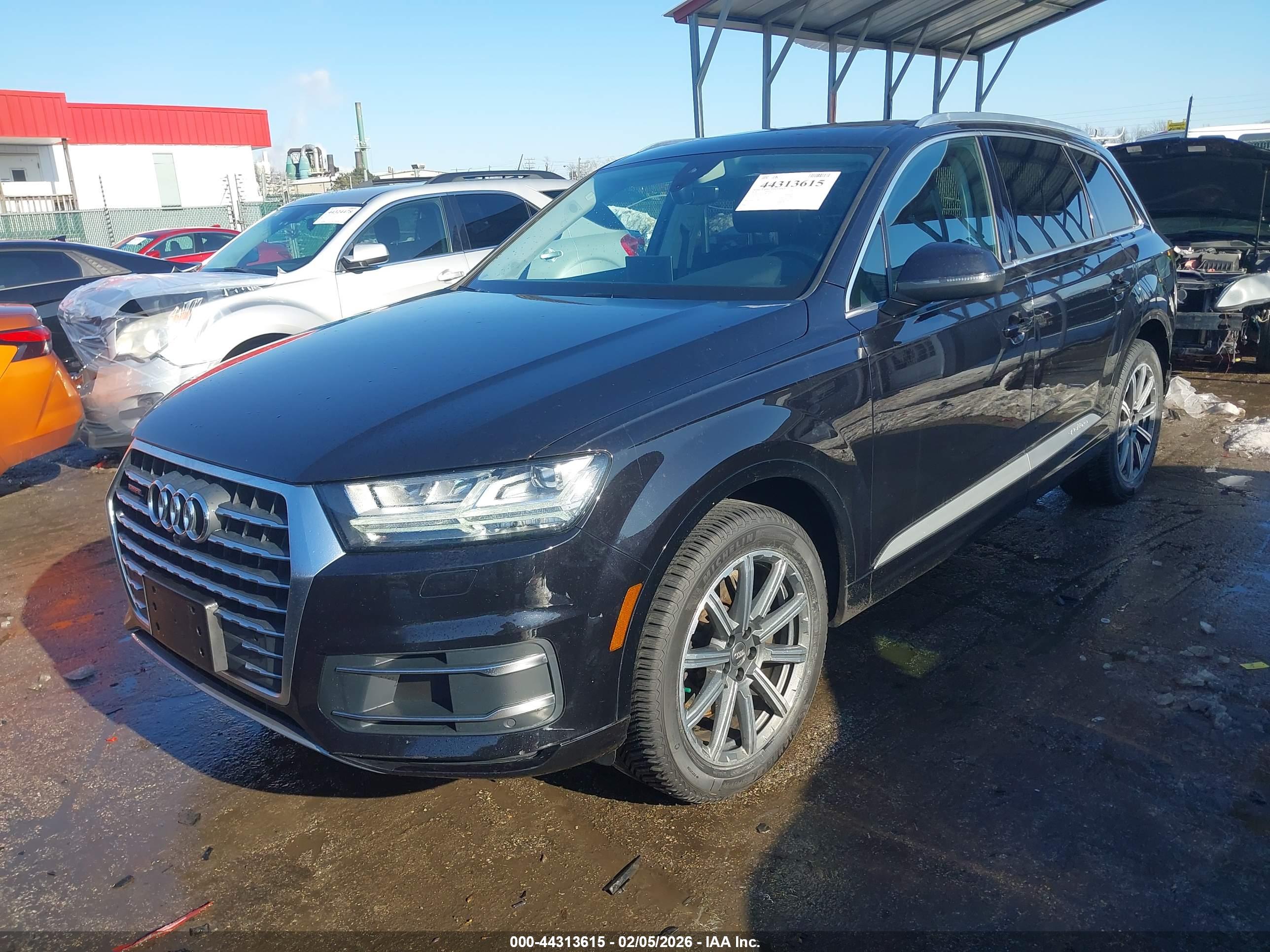 AUDI Q7 image 2