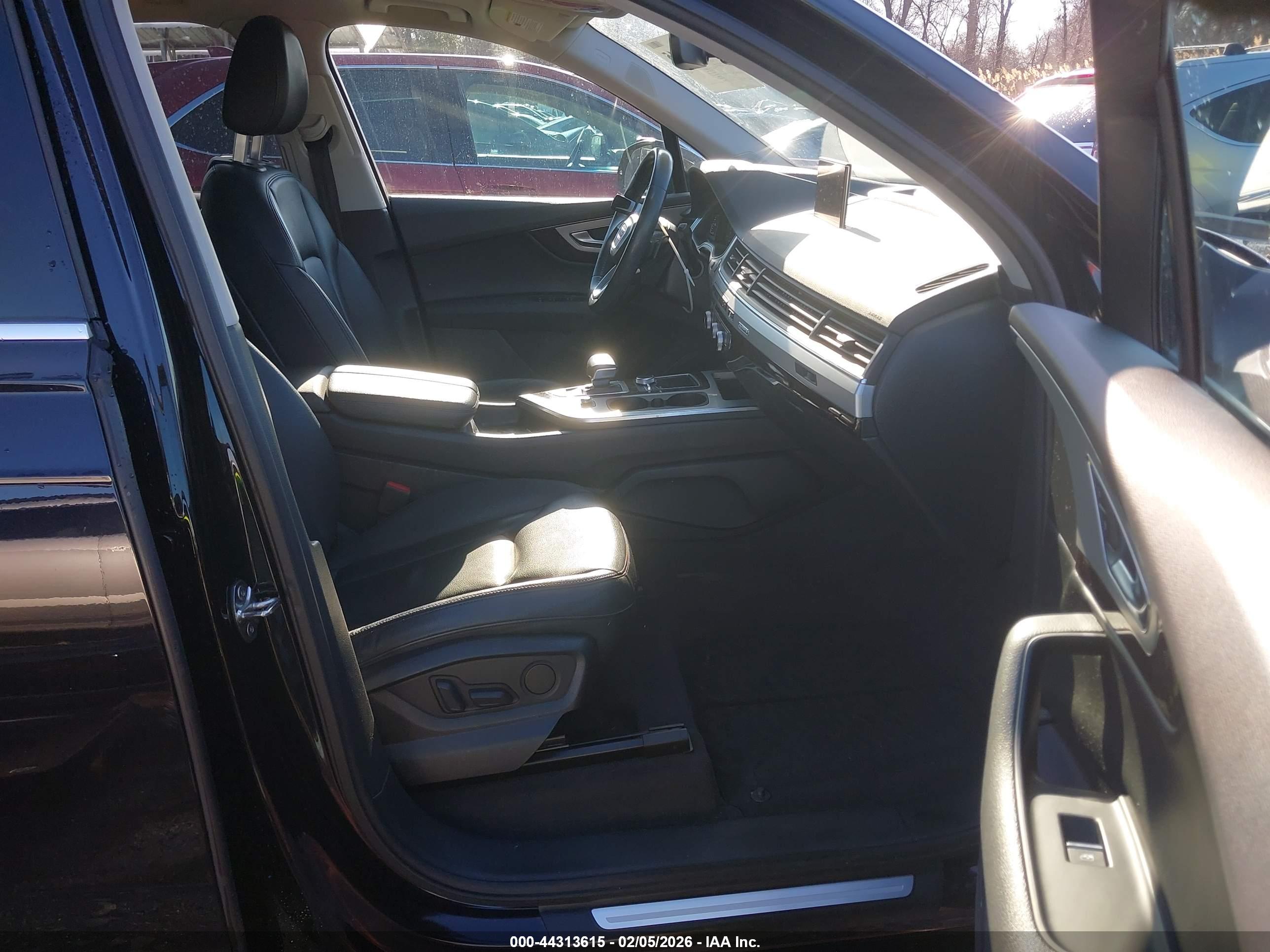 AUDI Q7 image 5