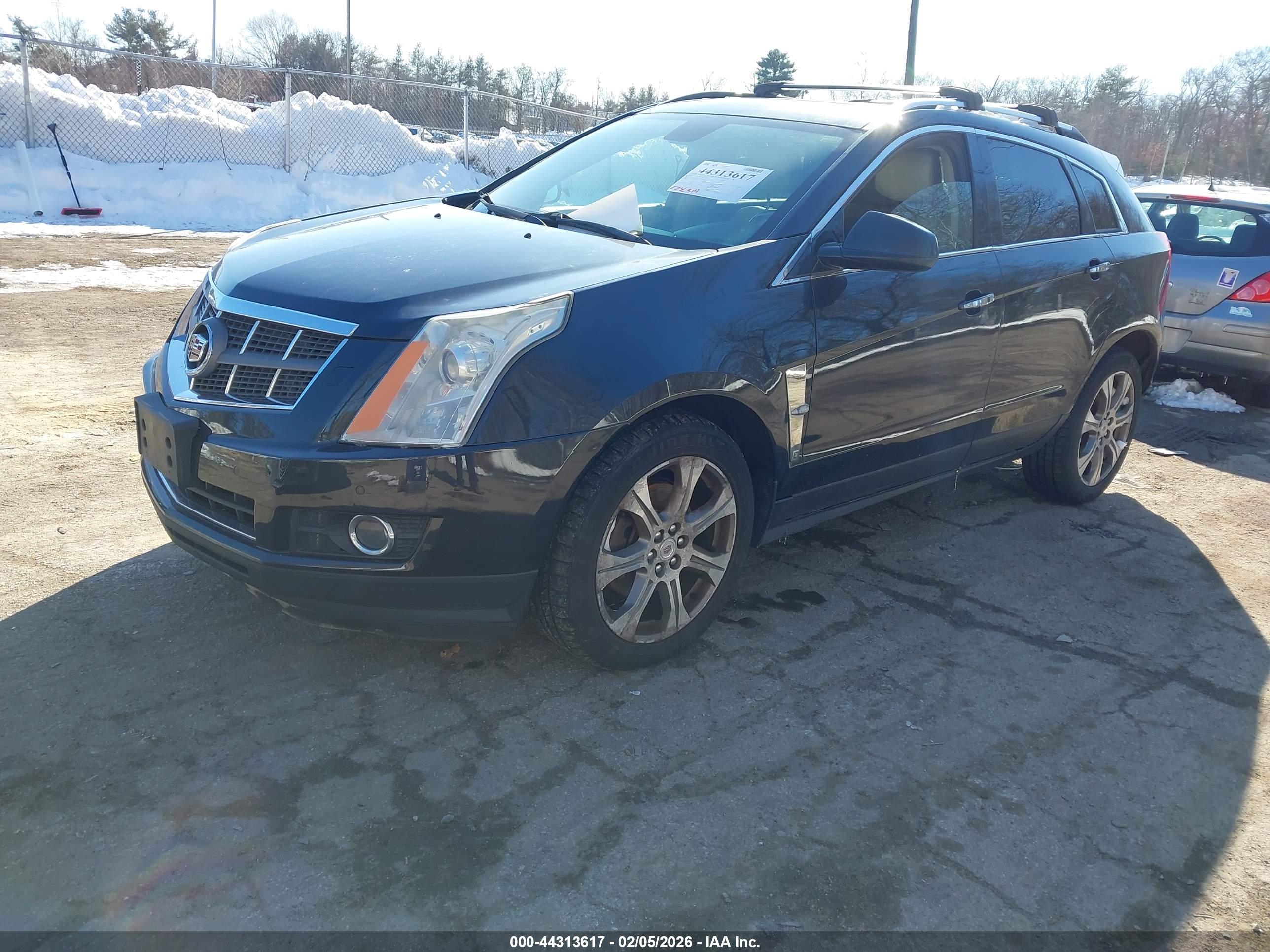 CADILLAC SRX image 2