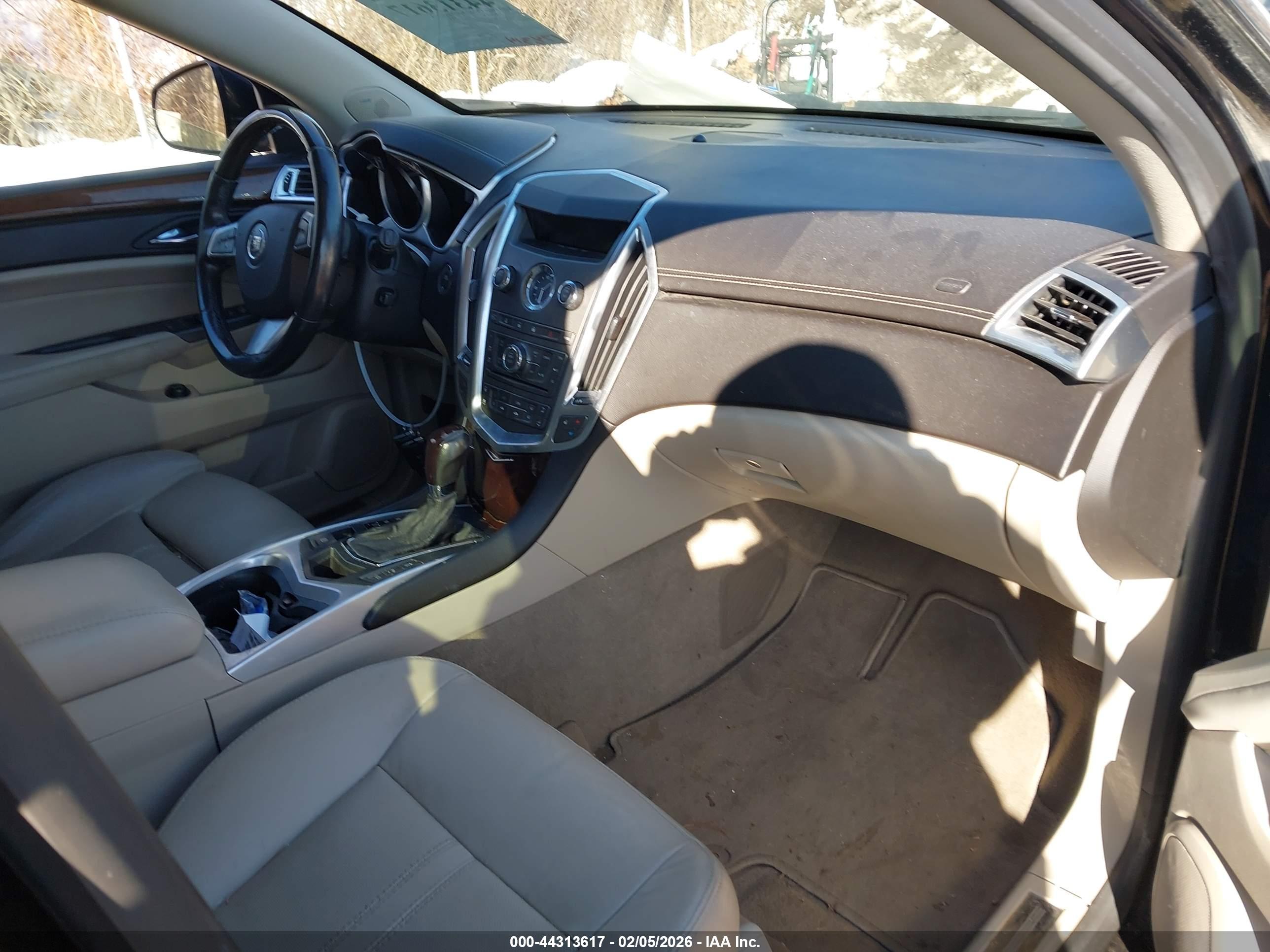 CADILLAC SRX image 5