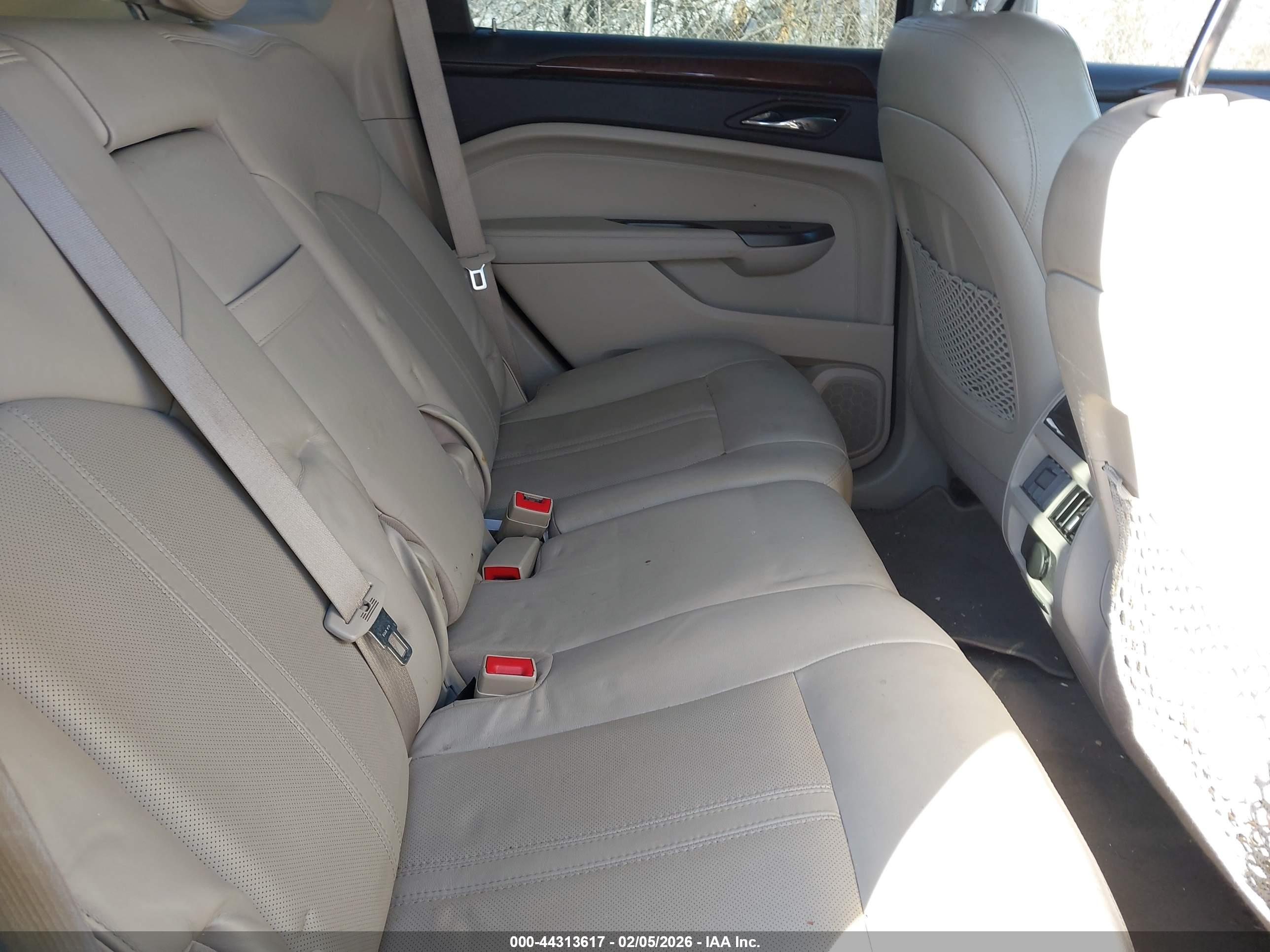 CADILLAC SRX image 8