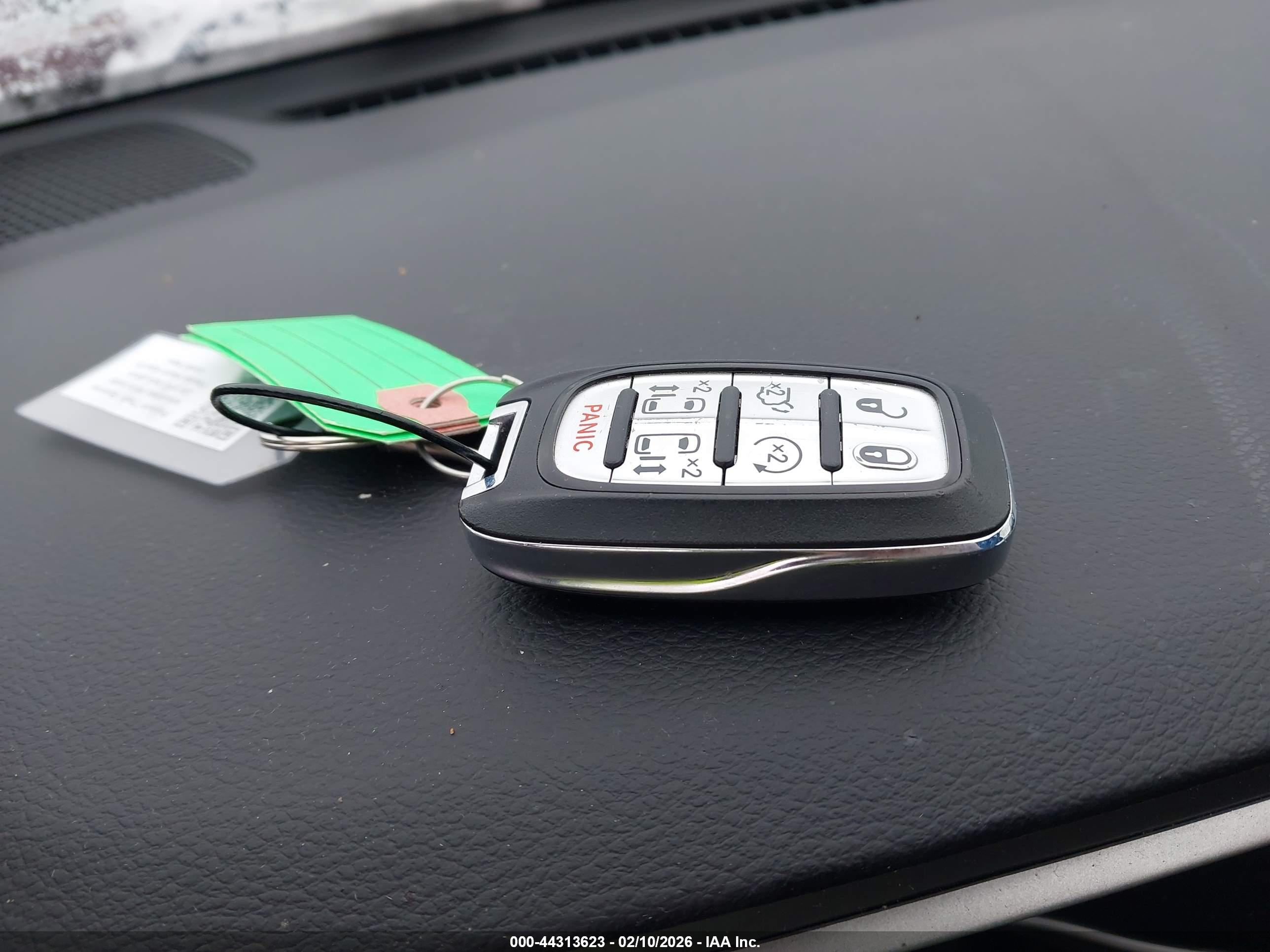 CHRYSLER PACIFICA image 11