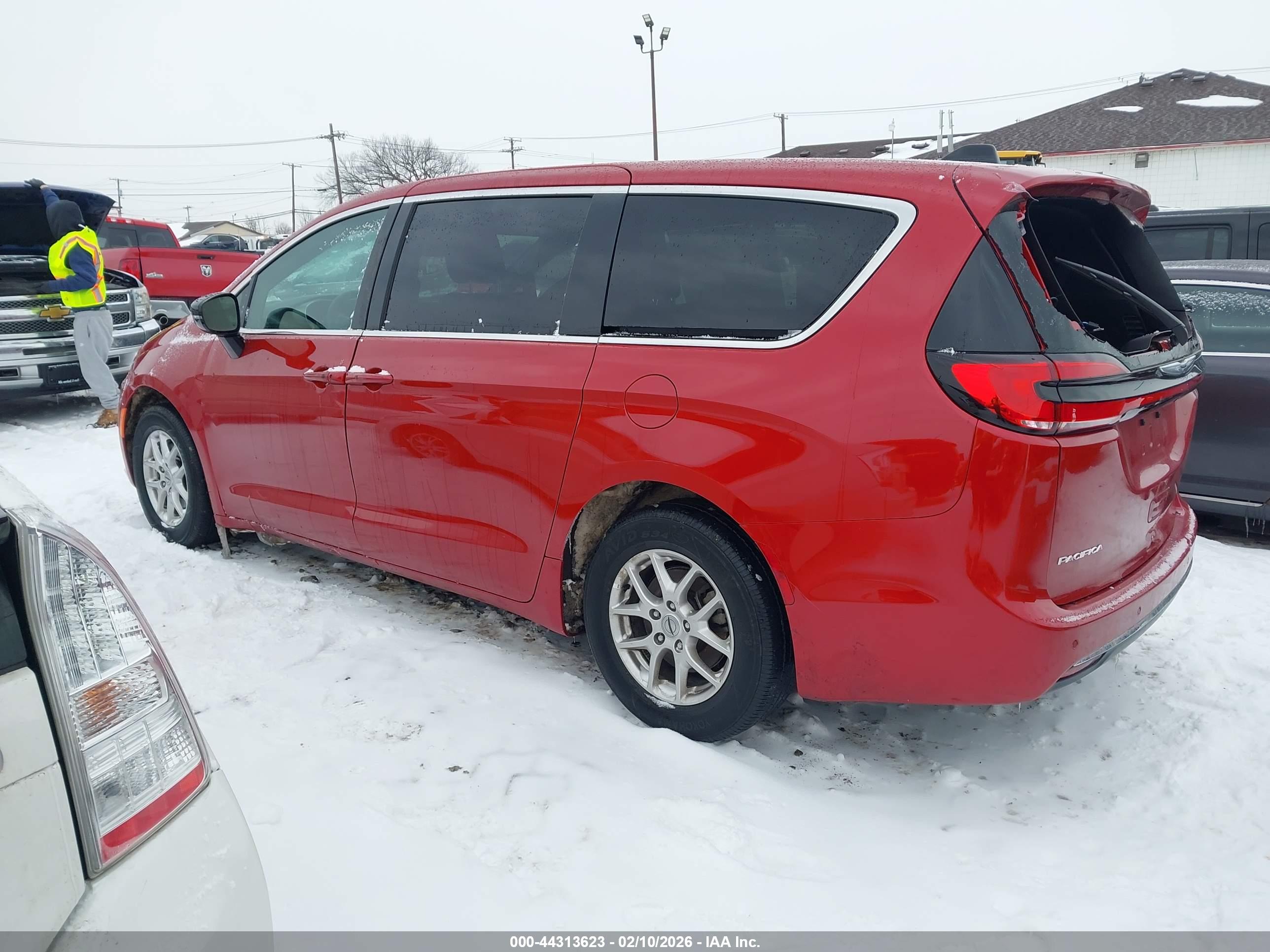CHRYSLER PACIFICA image 3