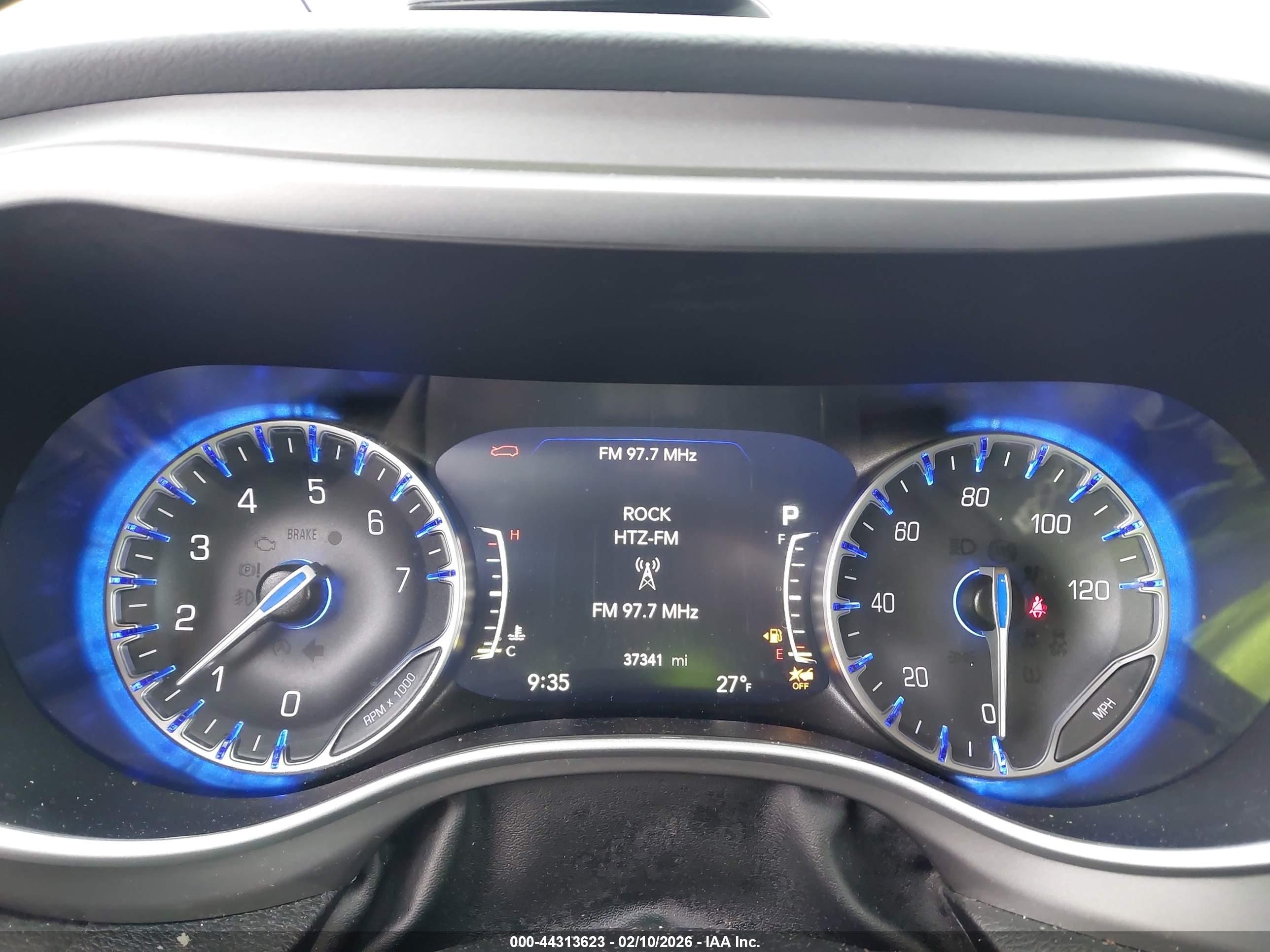 CHRYSLER PACIFICA image 7