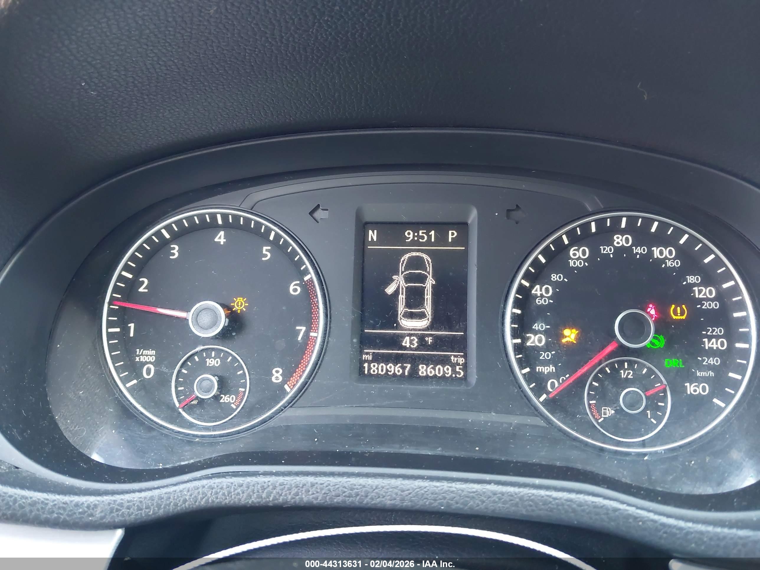 VOLKSWAGEN PASSAT image 7